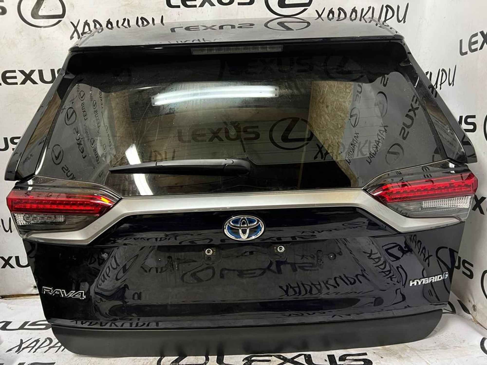 Крышка багажника в сборе Toyota RAV4 XA50 2022