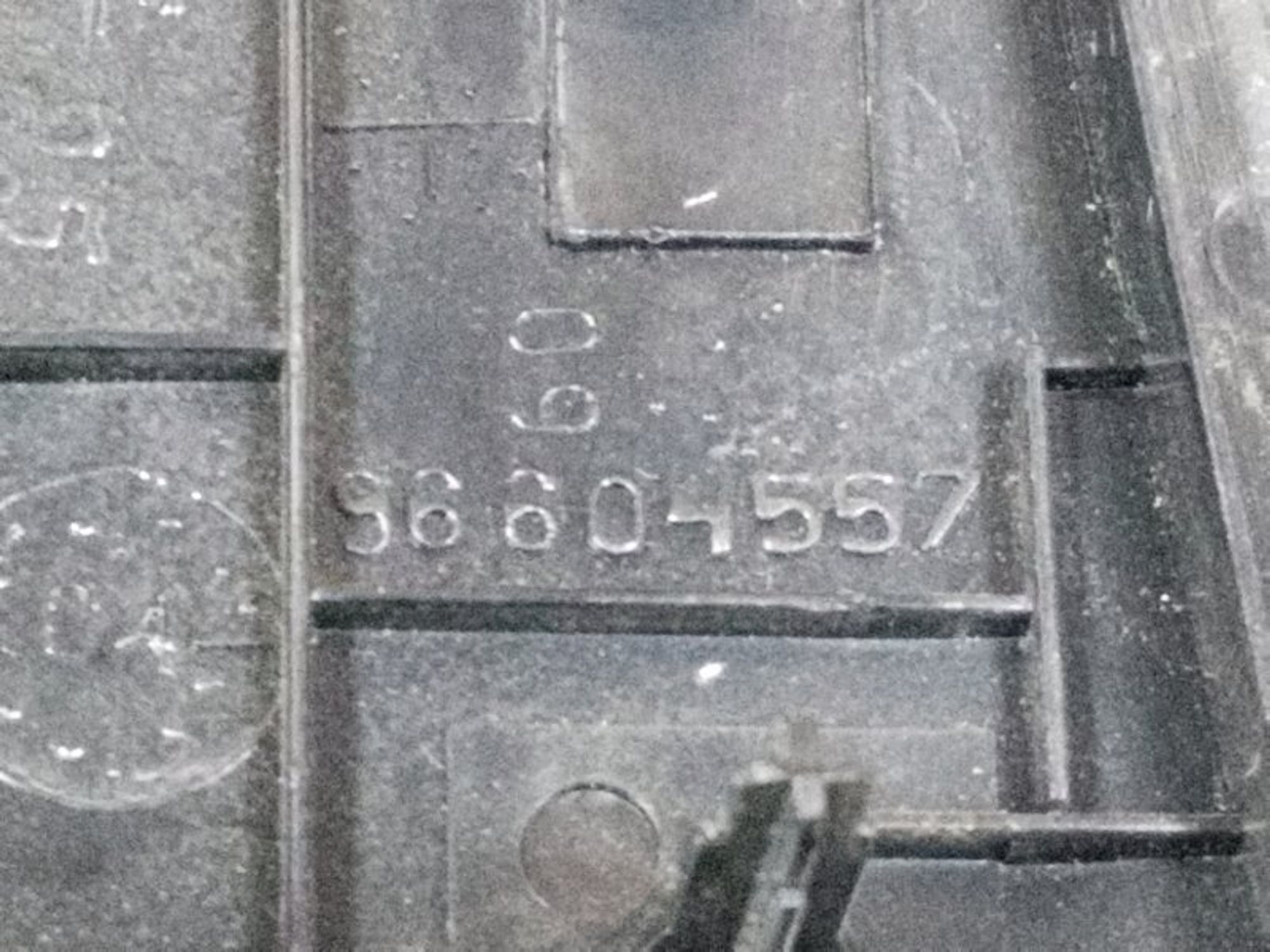 https://gcs.partsauto.market/rn-stockpro.appspot.com/thmbs/04b14f3e97906bf642f27fcd69e72bf8/90ba176cf0066253022394622d12faa2/84d1553d2ccfa7d2393c7e263ab031a3.jpg