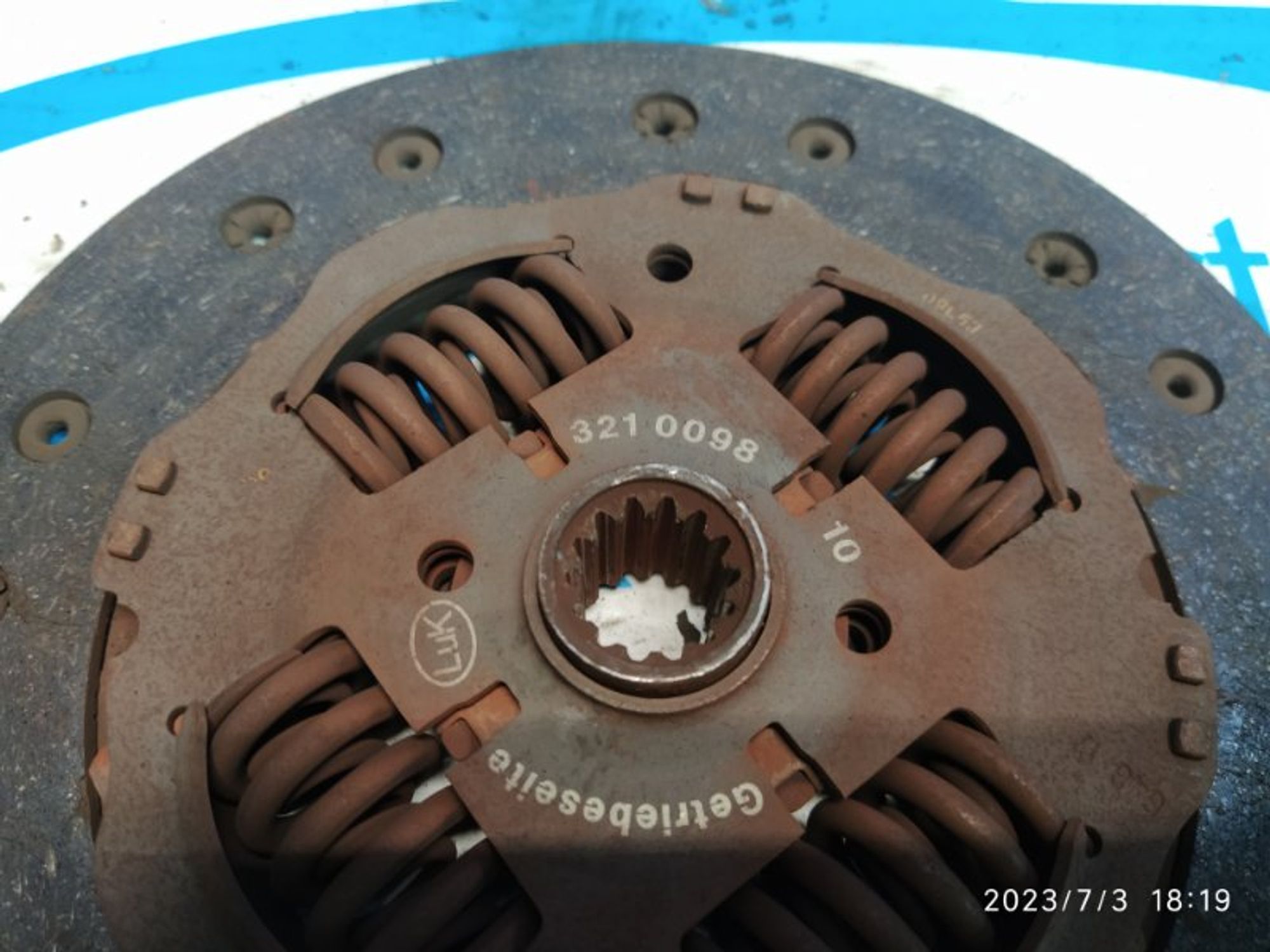 https://gcs.partsauto.market/rn-stockpro.appspot.com/thmbs/04b14f3e97906bf642f27fcd69e72bf8/ad53cc5577bfd339bf6abf54ec2a2f5e/c28cf13122f0564834fb87c60eb3da78.jpg