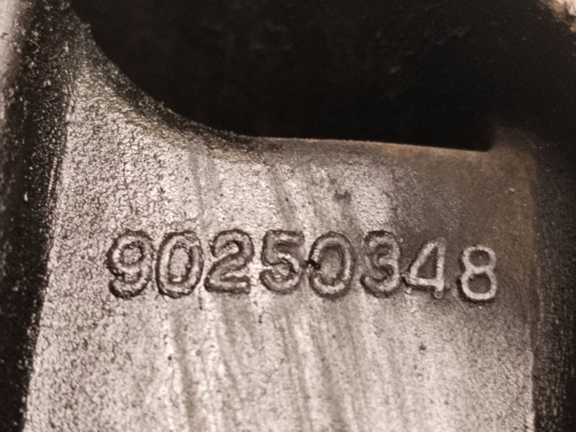 https://gcs.partsauto.market/rn-stockpro.appspot.com/thmbs/04b14f3e97906bf642f27fcd69e72bf8/b26a908ad7d9a79f5c01e04b8d539fe4/13657afd28490de2186a31622fbde5d8.jpg