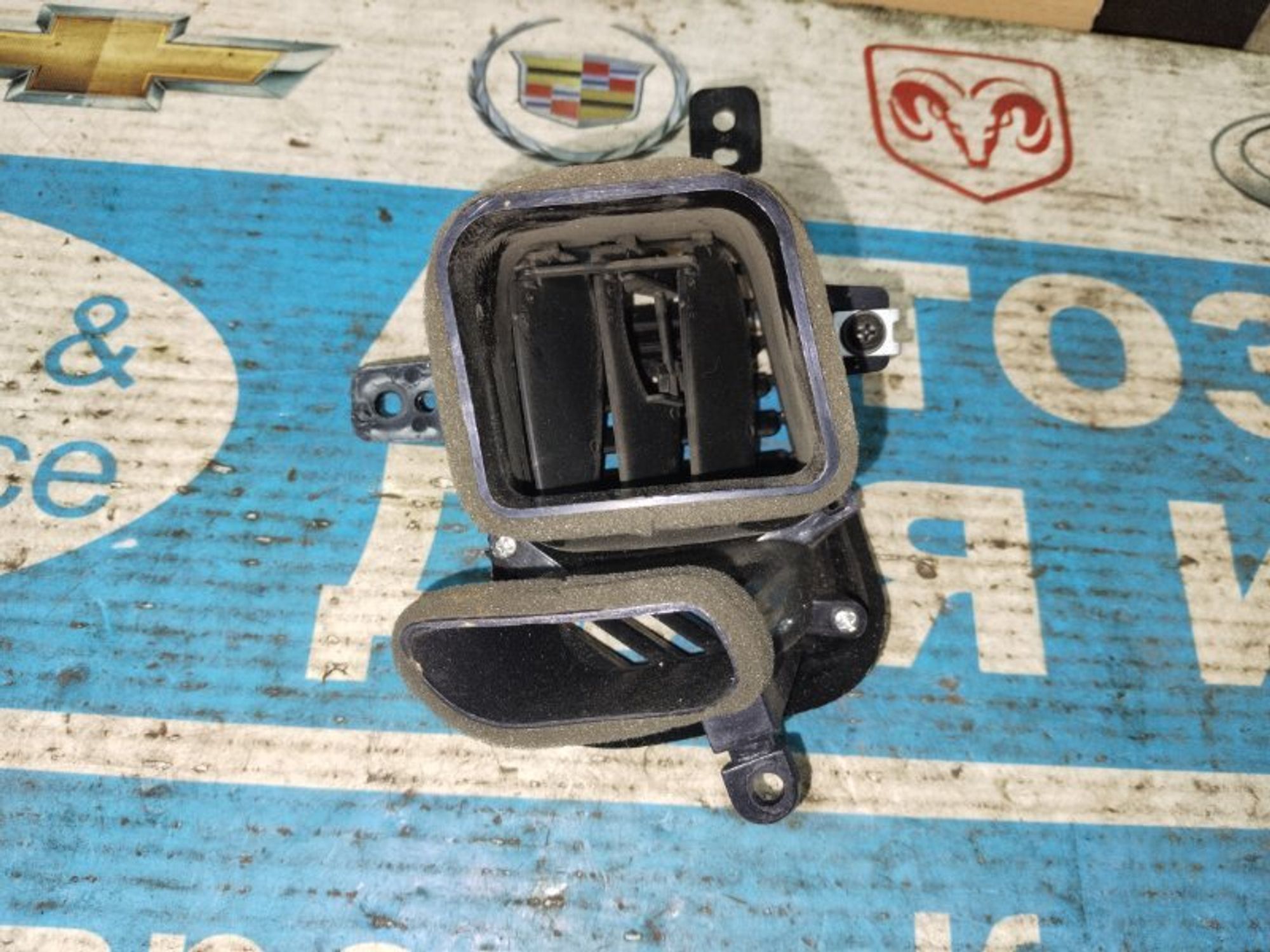 https://gcs.partsauto.market/rn-stockpro.appspot.com/thmbs/04b14f3e97906bf642f27fcd69e72bf8/ef1f0e463f1be9b38e51830b227f8f6e/446f7293d4b9e4d742c39f85eda2d7ee.jpg