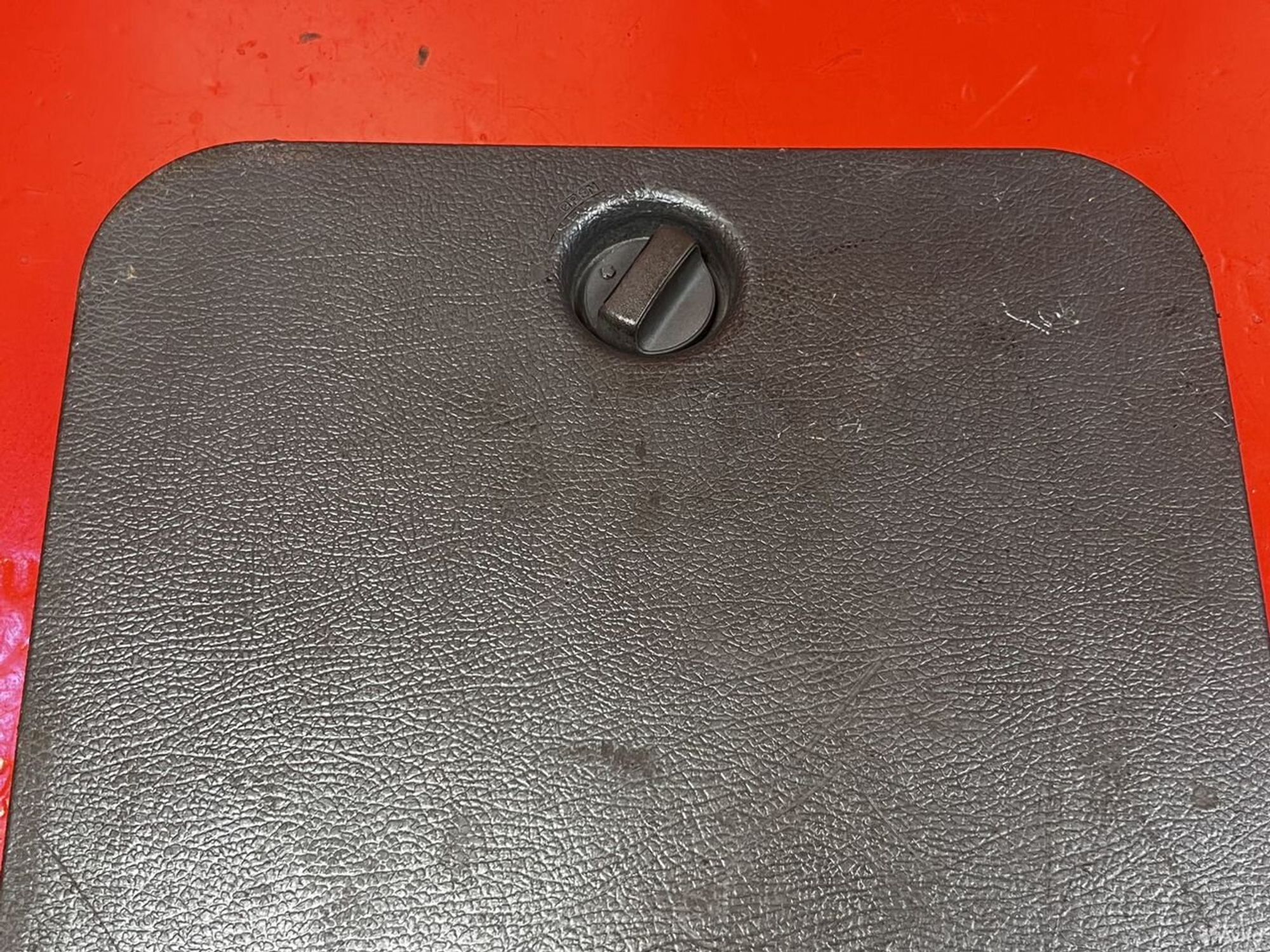https://gcs.partsauto.market/rn-stockpro.appspot.com/thmbs/08c505d7400d589e73a6418cdd15f96a/f12a1844ba49a0aab59ca43a1444a499/ce127e4bd6fa6f74fd38ed3d93088a45.jpg