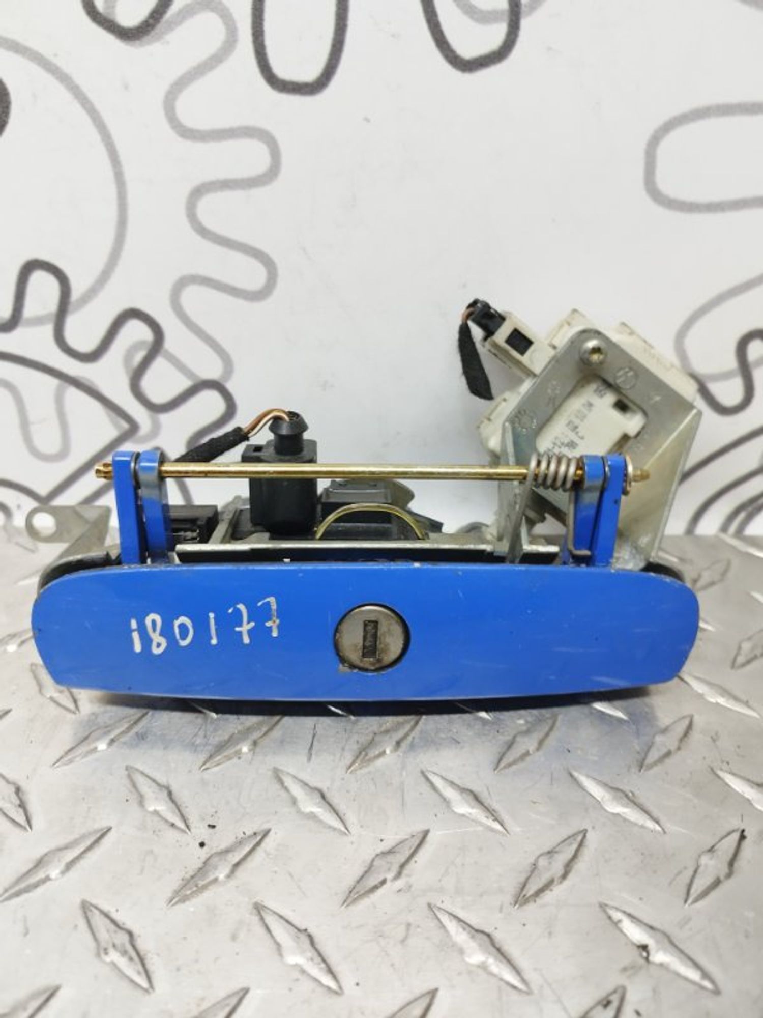 https://gcs.partsauto.market/rn-stockpro.appspot.com/thmbs/09666ac43eaebd93bcda7818c490e81d/85efc123bd43e7ca952b50b56920ee1d/286a587f179413932b865f1fd5d60756.jpg