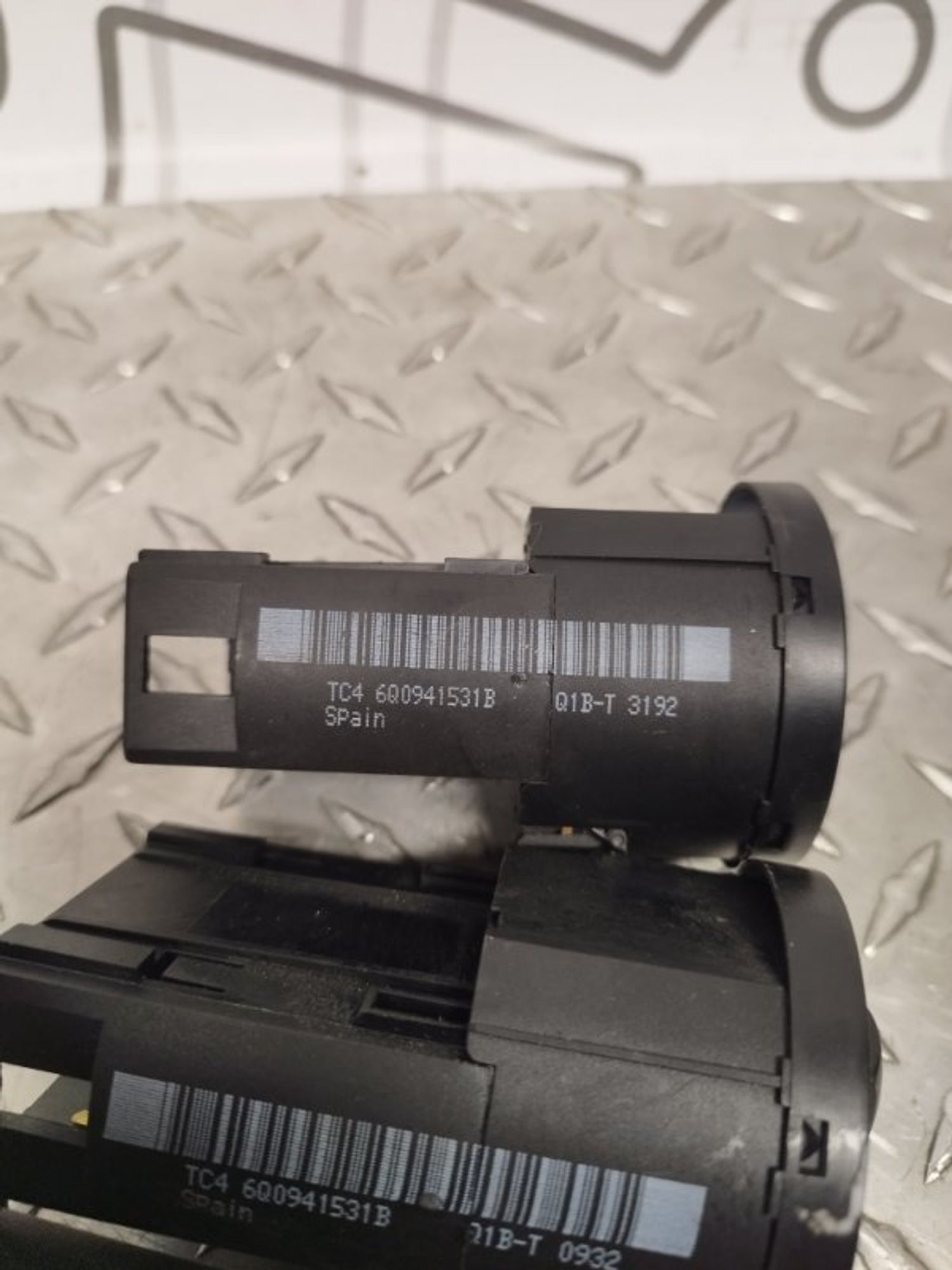 https://gcs.partsauto.market/rn-stockpro.appspot.com/thmbs/09666ac43eaebd93bcda7818c490e81d/99d297b1f5c4314b8d22ee7bd9a5f46c/6eb8abbe31819f5464e9763e251f9e30.jpg