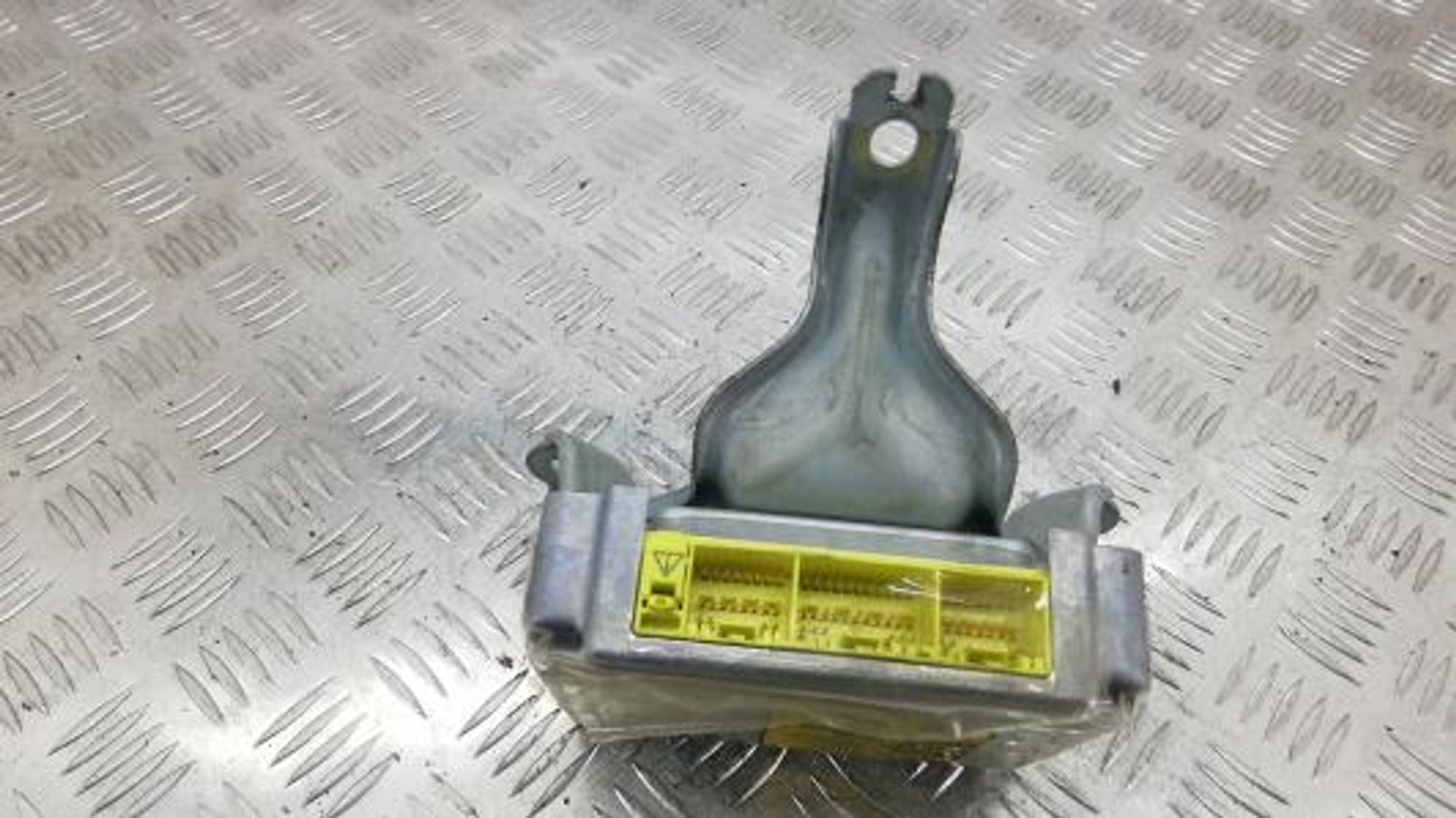 https://gcs.partsauto.market/rn-stockpro.appspot.com/thmbs/0bf748f976a0404ebfba497410f09b0c/1172e9b670d31944a2d904809ea1087d/d0caeb06281fc760515ce384c6db53ab.jpg