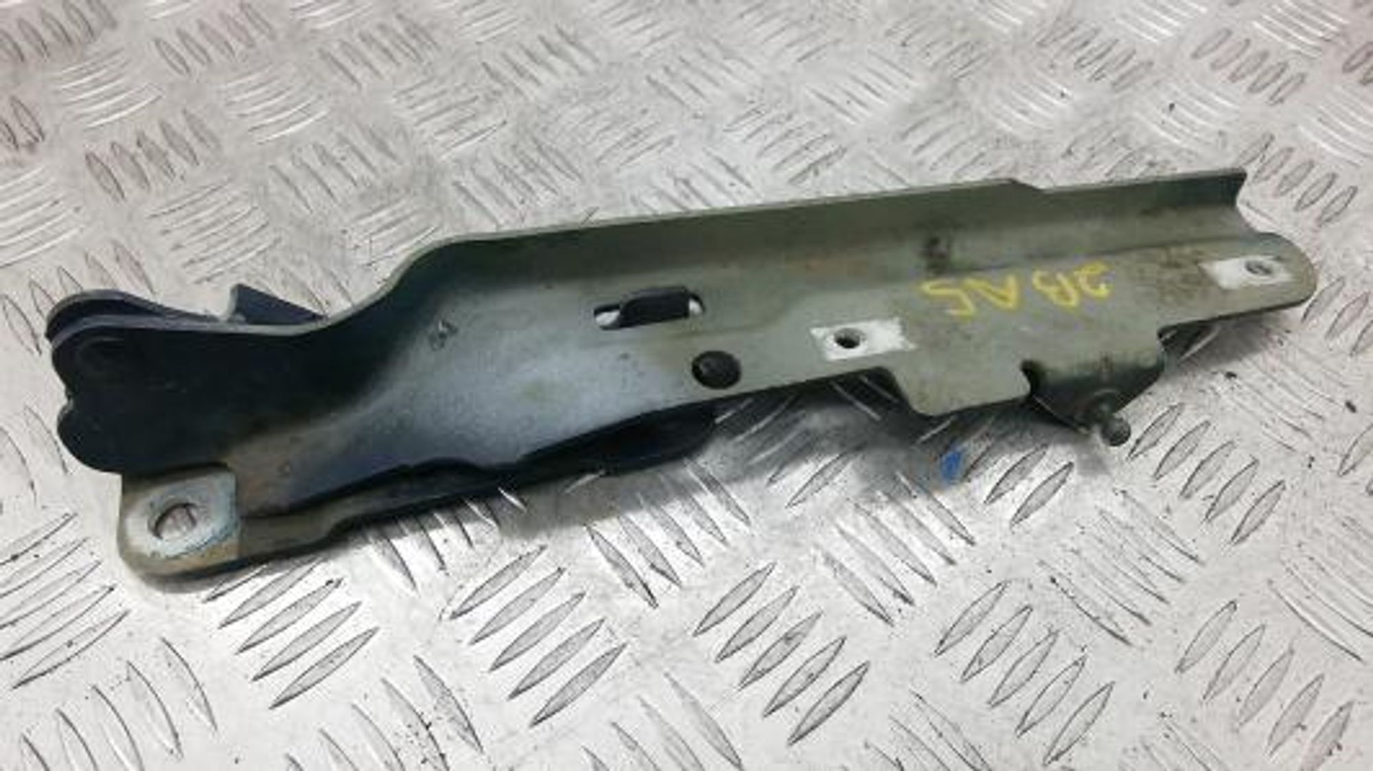 https://gcs.partsauto.market/rn-stockpro.appspot.com/thmbs/0bf748f976a0404ebfba497410f09b0c/14bf797d8bc4b2864885b63294a4f2c0/54979653f7e916459205403f7b763405.jpg