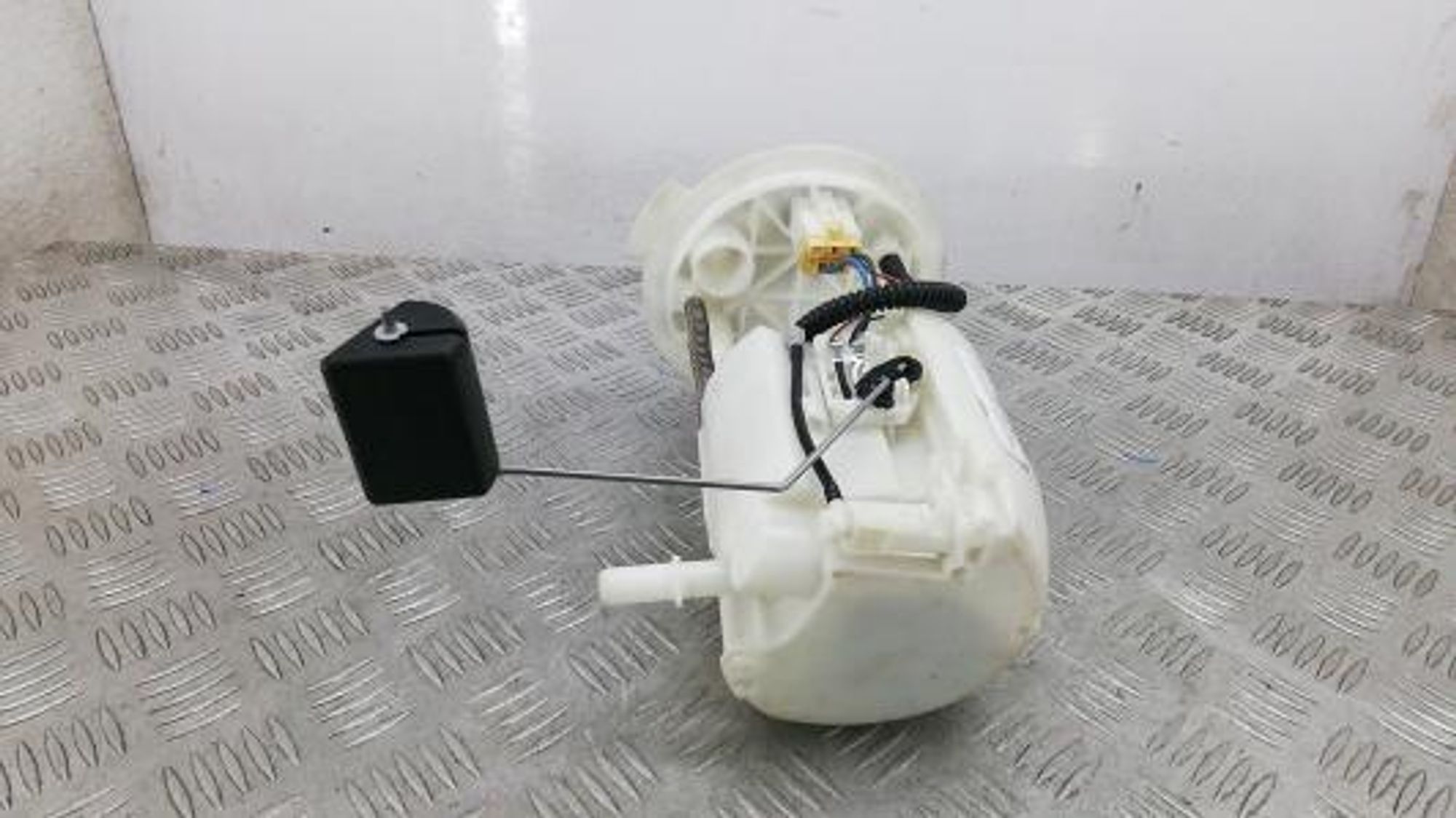 https://gcs.partsauto.market/rn-stockpro.appspot.com/thmbs/0bf748f976a0404ebfba497410f09b0c/16ae890e9b465c814b31bff6abfb8425/4d28cdd349ac5f6c0f81bb9277ed7ff3.jpg