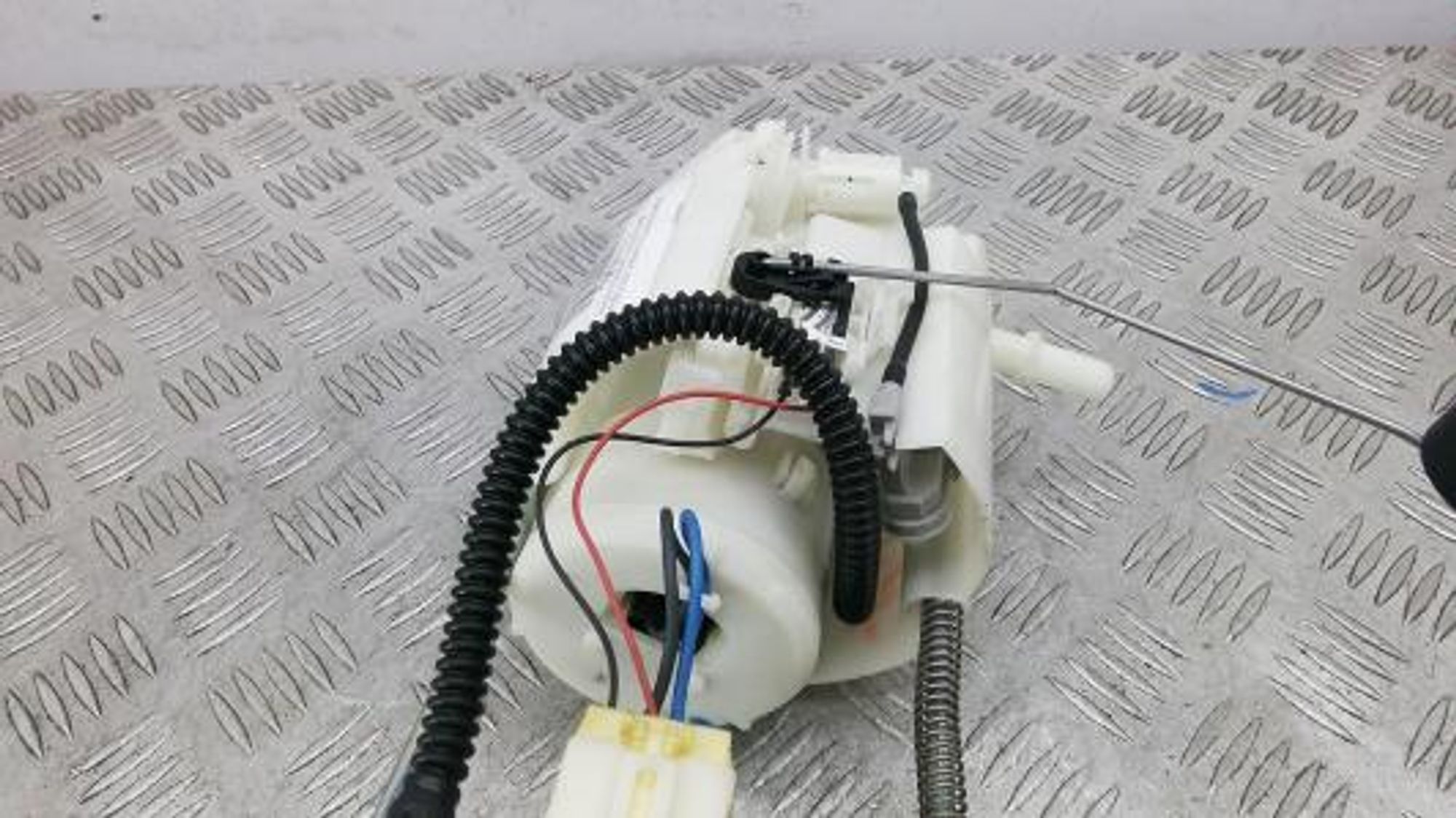 https://gcs.partsauto.market/rn-stockpro.appspot.com/thmbs/0bf748f976a0404ebfba497410f09b0c/16ae890e9b465c814b31bff6abfb8425/cd831d41d0d7f3ac8ee250a3862fd6c9.jpg