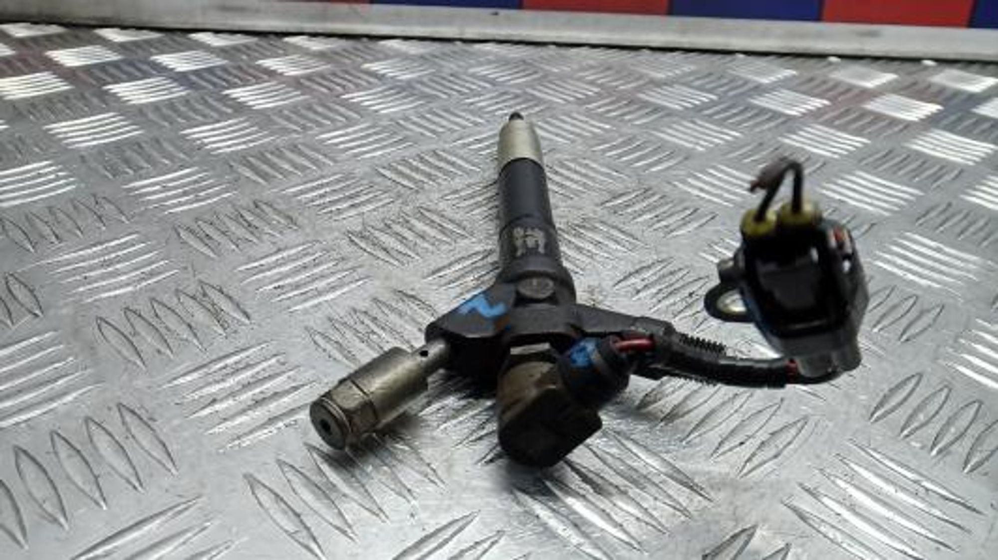 https://gcs.partsauto.market/rn-stockpro.appspot.com/thmbs/0bf748f976a0404ebfba497410f09b0c/232101676e573f8f237a08dfbe69074d/f1a8cc4dbda283f61f074a759c2c8d1e.jpg