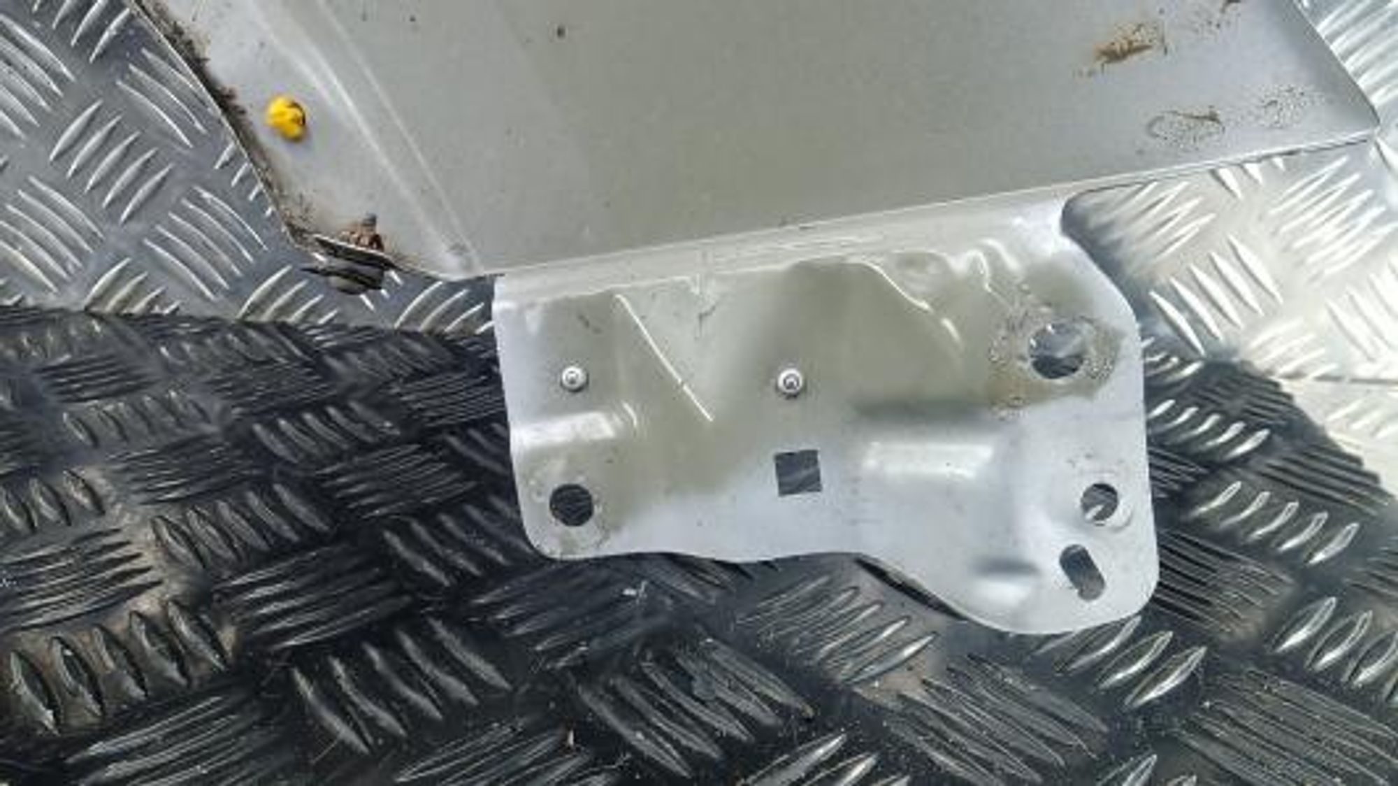 https://gcs.partsauto.market/rn-stockpro.appspot.com/thmbs/0bf748f976a0404ebfba497410f09b0c/2c5e7d99a30c793e234f7d26575998c6/ce423bd2199c3f79b8f9644ff3f00e29.jpg