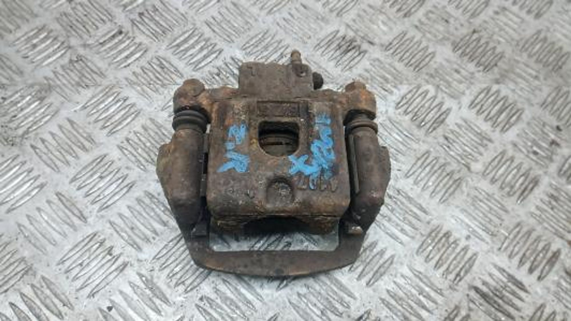 https://gcs.partsauto.market/rn-stockpro.appspot.com/thmbs/0bf748f976a0404ebfba497410f09b0c/456687d902988de3fda5be7d58acd647/002a1bcfea25119951efd00212dcf1ff.jpg