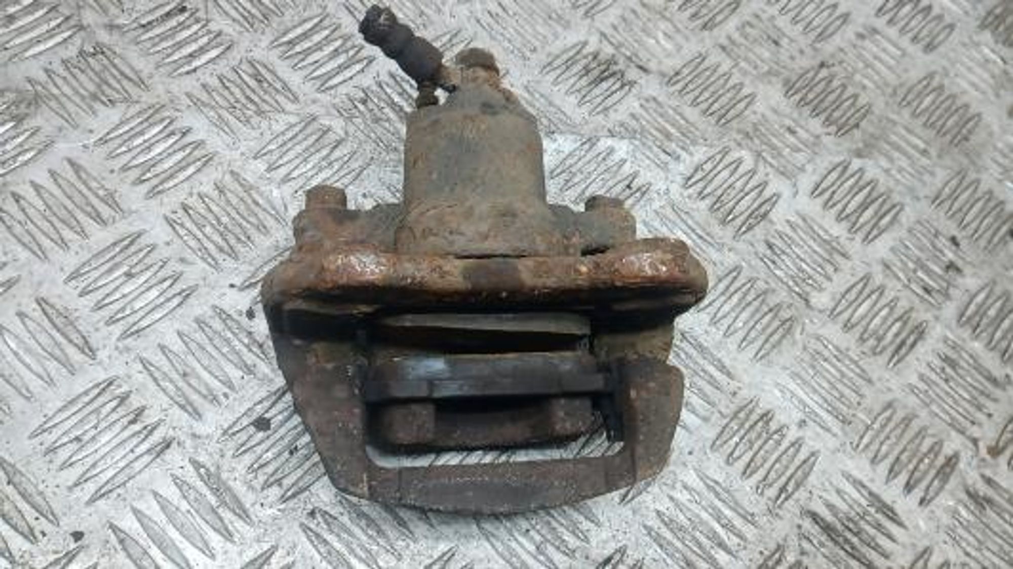 https://gcs.partsauto.market/rn-stockpro.appspot.com/thmbs/0bf748f976a0404ebfba497410f09b0c/456687d902988de3fda5be7d58acd647/ba2c1be43534905f3885e9eacbbae91f.jpg