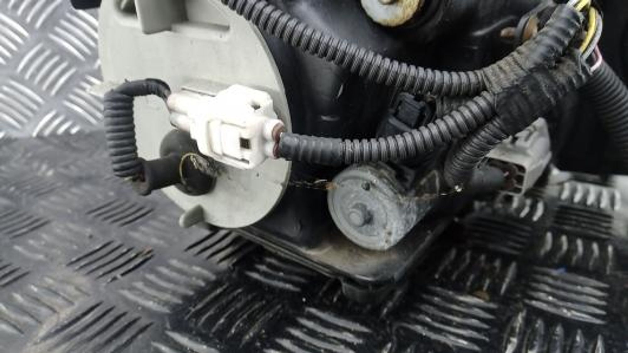https://gcs.partsauto.market/rn-stockpro.appspot.com/thmbs/0bf748f976a0404ebfba497410f09b0c/545f26d8f536aef1b7dca4588854e5f7/1be8a0d5ed30f5a7c2ca1f2e27043744.jpg