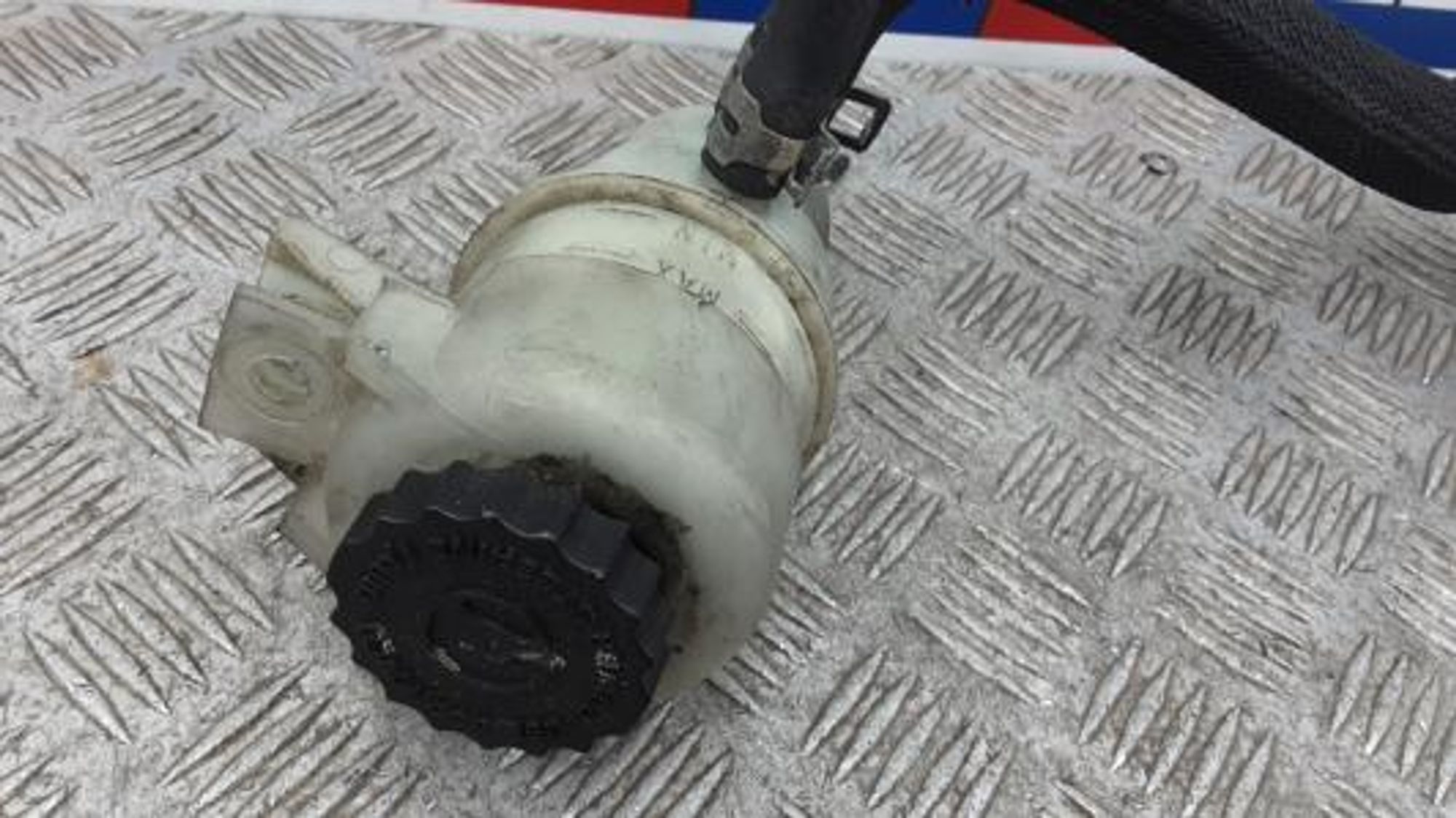 https://gcs.partsauto.market/rn-stockpro.appspot.com/thmbs/0bf748f976a0404ebfba497410f09b0c/60309949375736d1af957bb52683abba/75cf3fc72cf48abccea0df1ab6d03d86.jpg