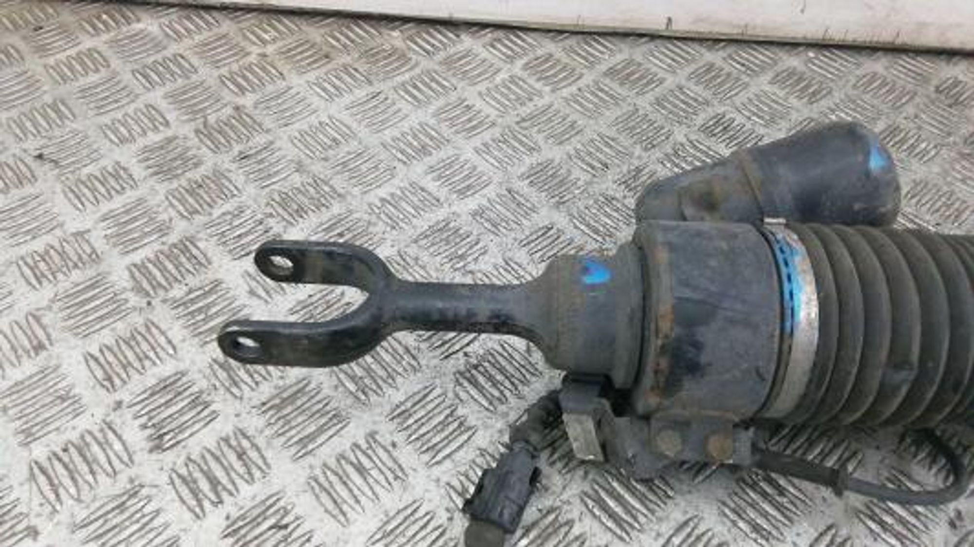 https://gcs.partsauto.market/rn-stockpro.appspot.com/thmbs/0bf748f976a0404ebfba497410f09b0c/6955280fc8107fe455791a55ec856d79/7254266ef50478237873300e76a5a303.jpg