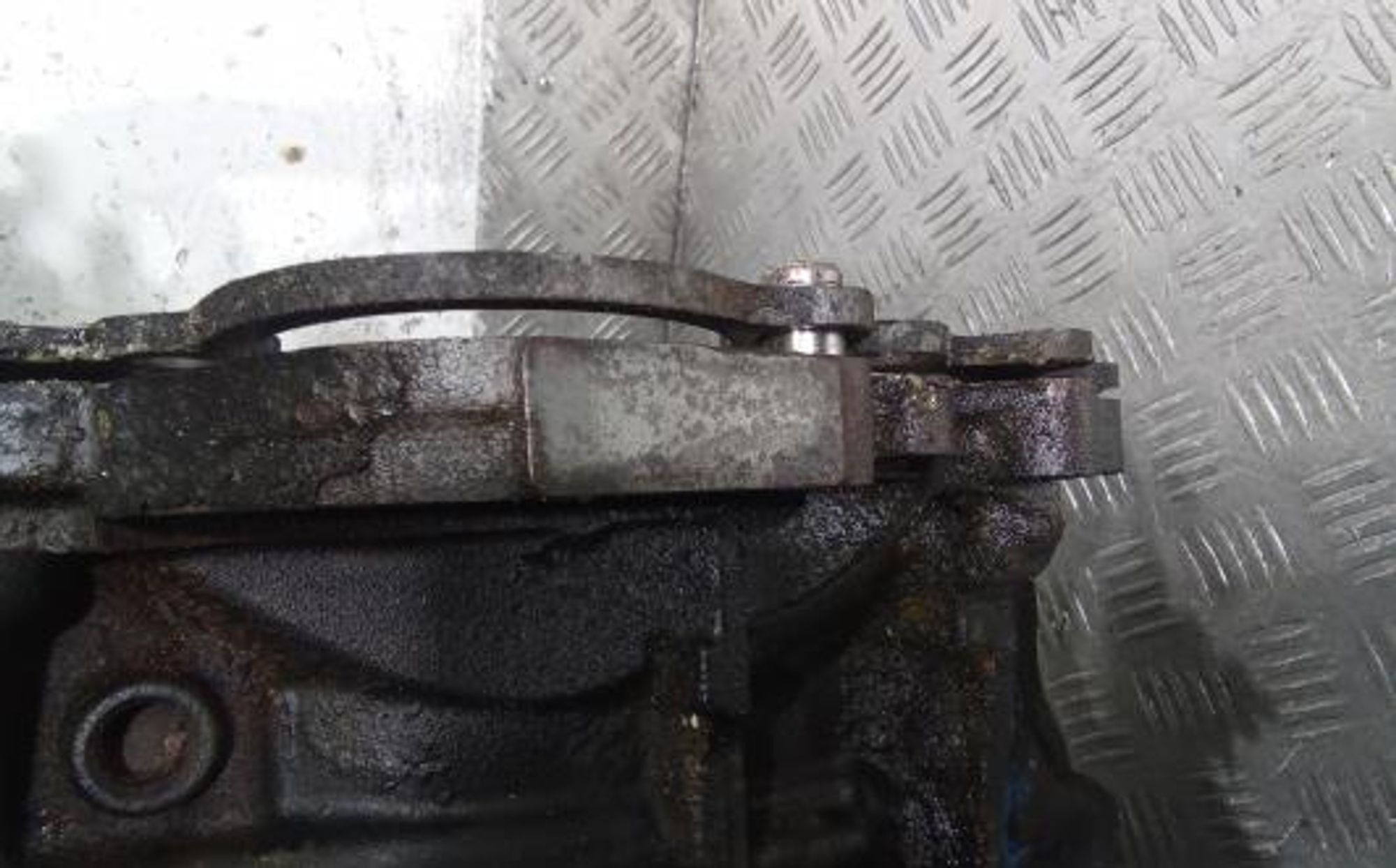 https://gcs.partsauto.market/rn-stockpro.appspot.com/thmbs/0bf748f976a0404ebfba497410f09b0c/8116e20ae719e5543c9255516d49ae80/b1f244e77c3ea2e1ff53147eca16350f.jpg