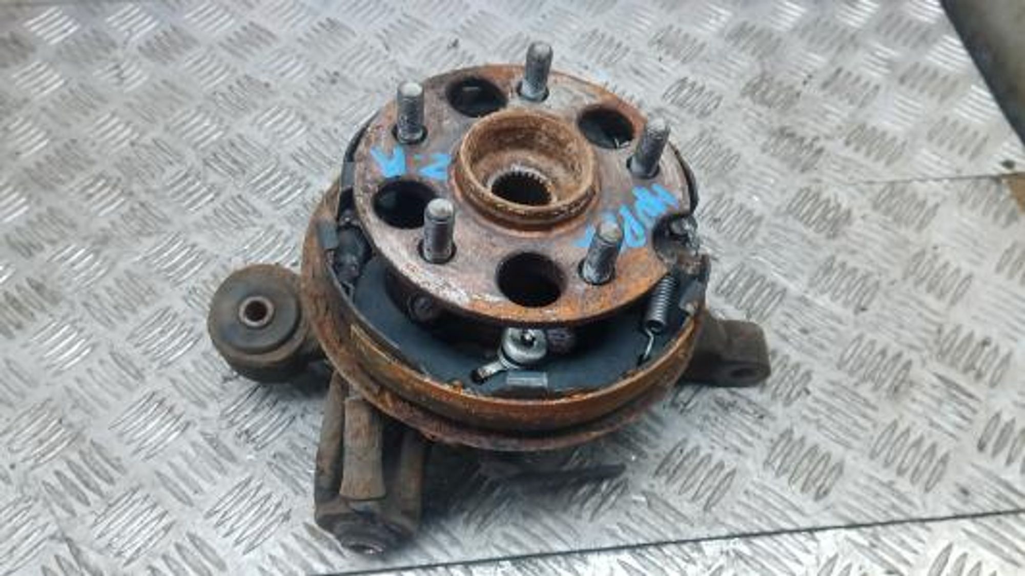 https://gcs.partsauto.market/rn-stockpro.appspot.com/thmbs/0bf748f976a0404ebfba497410f09b0c/b4e28436583eda5d0ec827578cc19935/18fd8472c789900a8e485bbc0a6dfc92.jpg