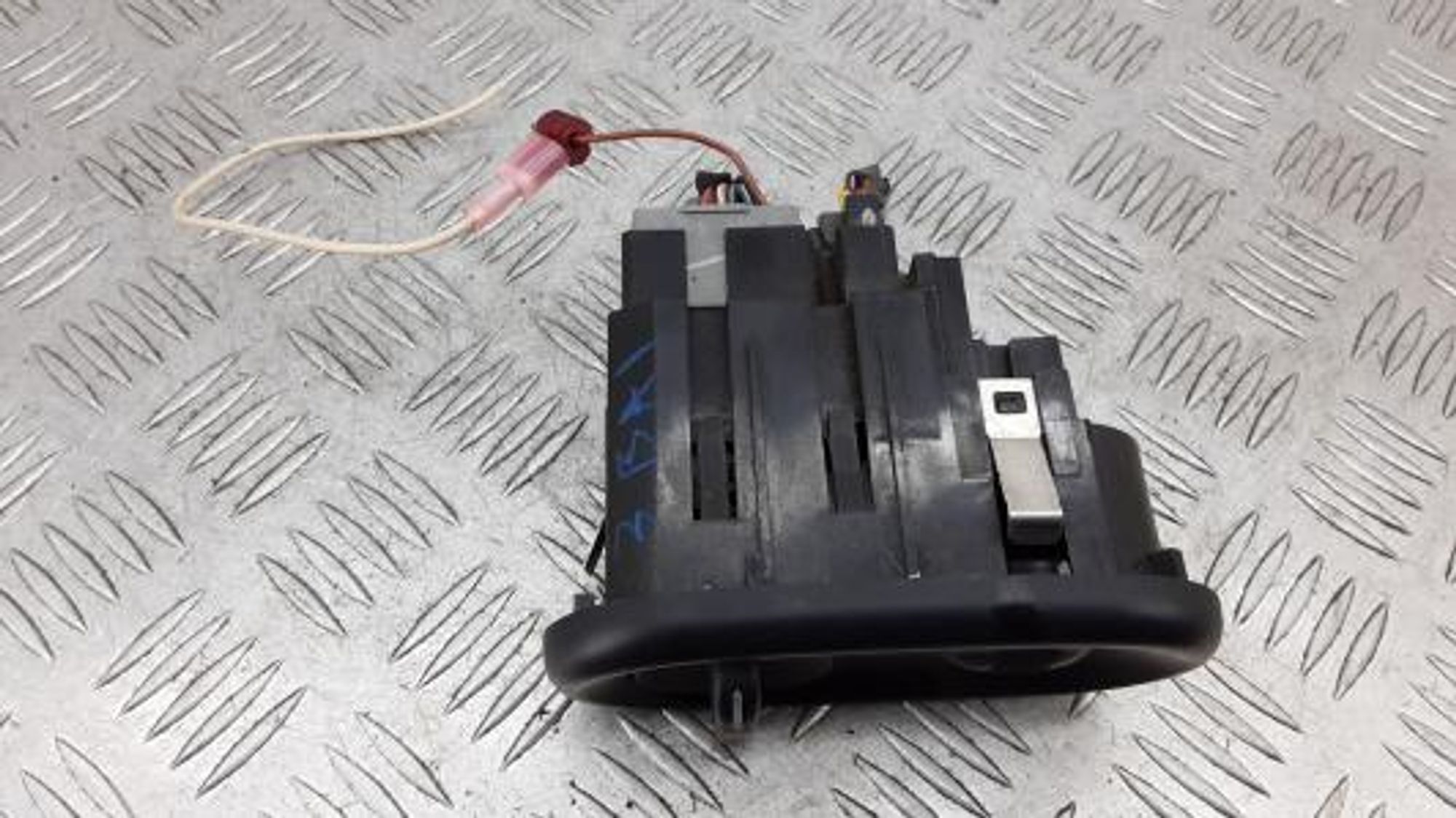 https://gcs.partsauto.market/rn-stockpro.appspot.com/thmbs/0bf748f976a0404ebfba497410f09b0c/d609258d5a877b5e30b45f75fb82f6b5/dc7ead82fe90cfb3bf30bca84fda368f.jpg