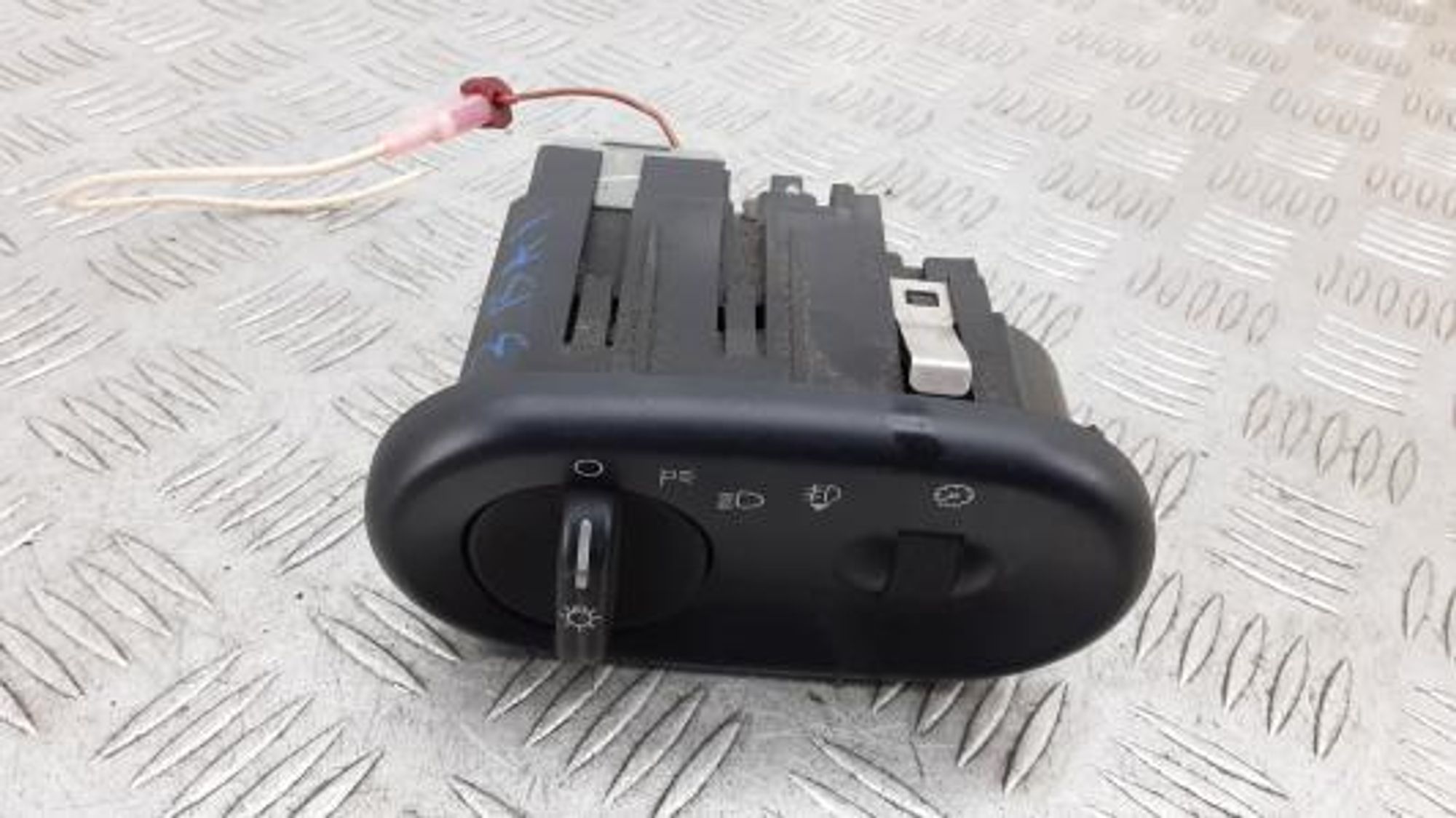 https://gcs.partsauto.market/rn-stockpro.appspot.com/thmbs/0bf748f976a0404ebfba497410f09b0c/d609258d5a877b5e30b45f75fb82f6b5/f5c1a956c052c1988743cea99e2f97c9.jpg