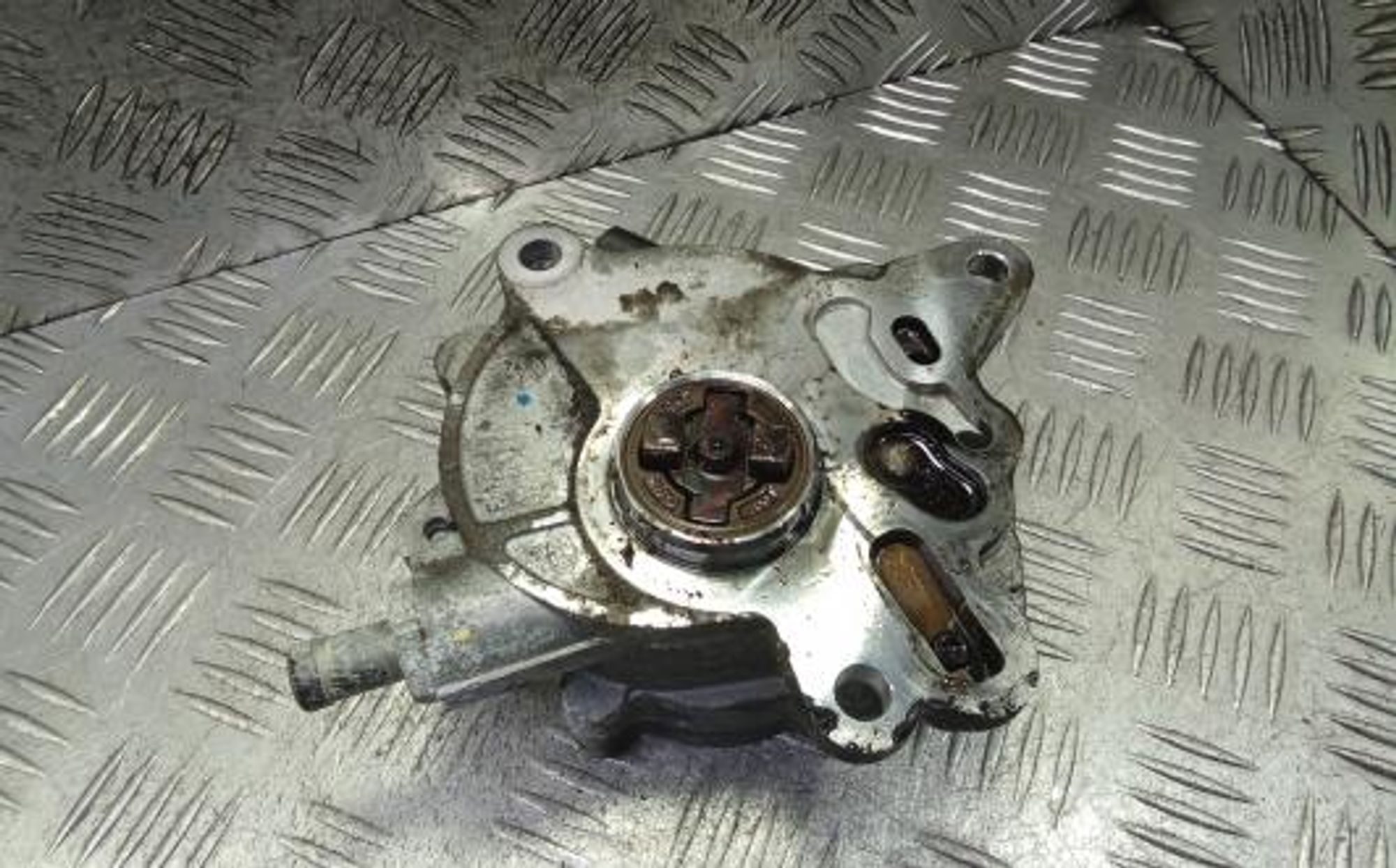 https://gcs.partsauto.market/rn-stockpro.appspot.com/thmbs/0bf748f976a0404ebfba497410f09b0c/f20537ca72a1826c41b48e9188cb3451/f51e77319d971a257eebeb6a0e247af9.jpg