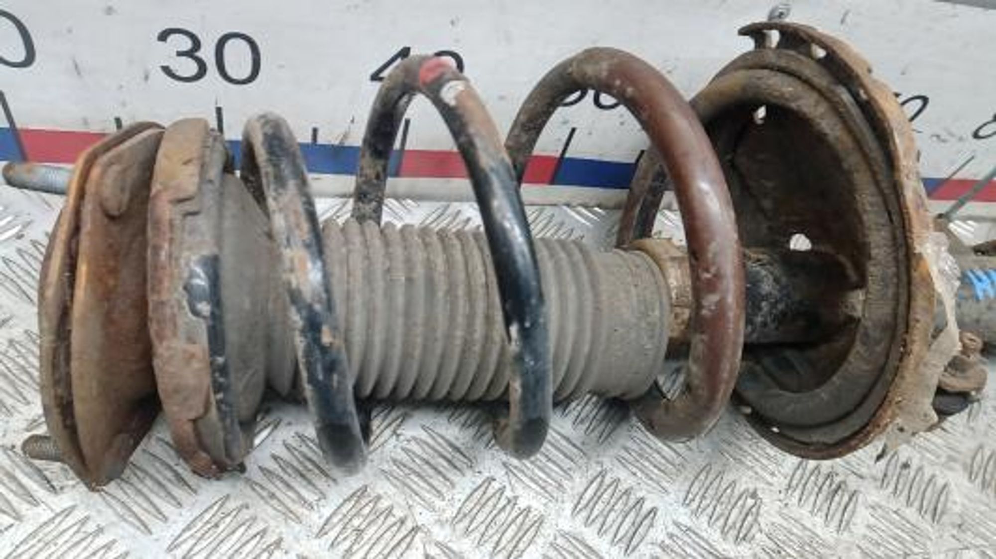 https://gcs.partsauto.market/rn-stockpro.appspot.com/thmbs/0bf748f976a0404ebfba497410f09b0c/f3d75f801b49ce4cb203634a3ae814e0/8fa29c61215f177030ae69451ae50688.jpg
