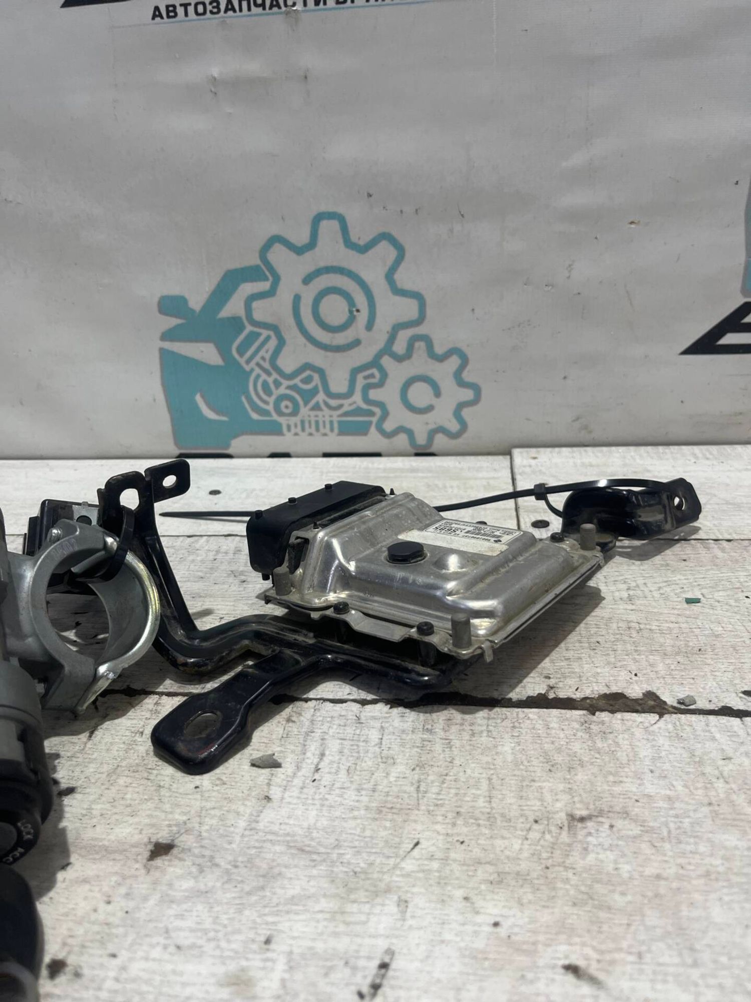 https://gcs.partsauto.market/rn-stockpro.appspot.com/thmbs/0d5a73f363ec19ea8b7d8d6483ce4211/11a2785abce4109b916da0785ae83a3b/af96fc6d8a87e054c6d5776aead494ff.jpg