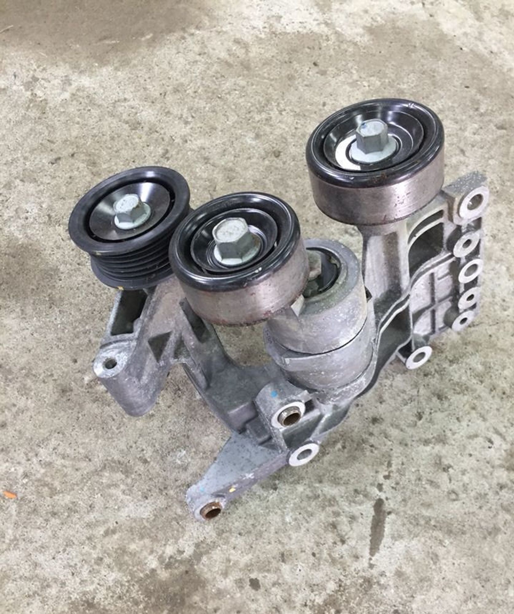 https://gcs.partsauto.market/rn-stockpro.appspot.com/thmbs/0d5a73f363ec19ea8b7d8d6483ce4211/b7fdec55f1a475a6e45d19e092bd09af/d937f3690e759e81eeae5180f29044a8.jpg