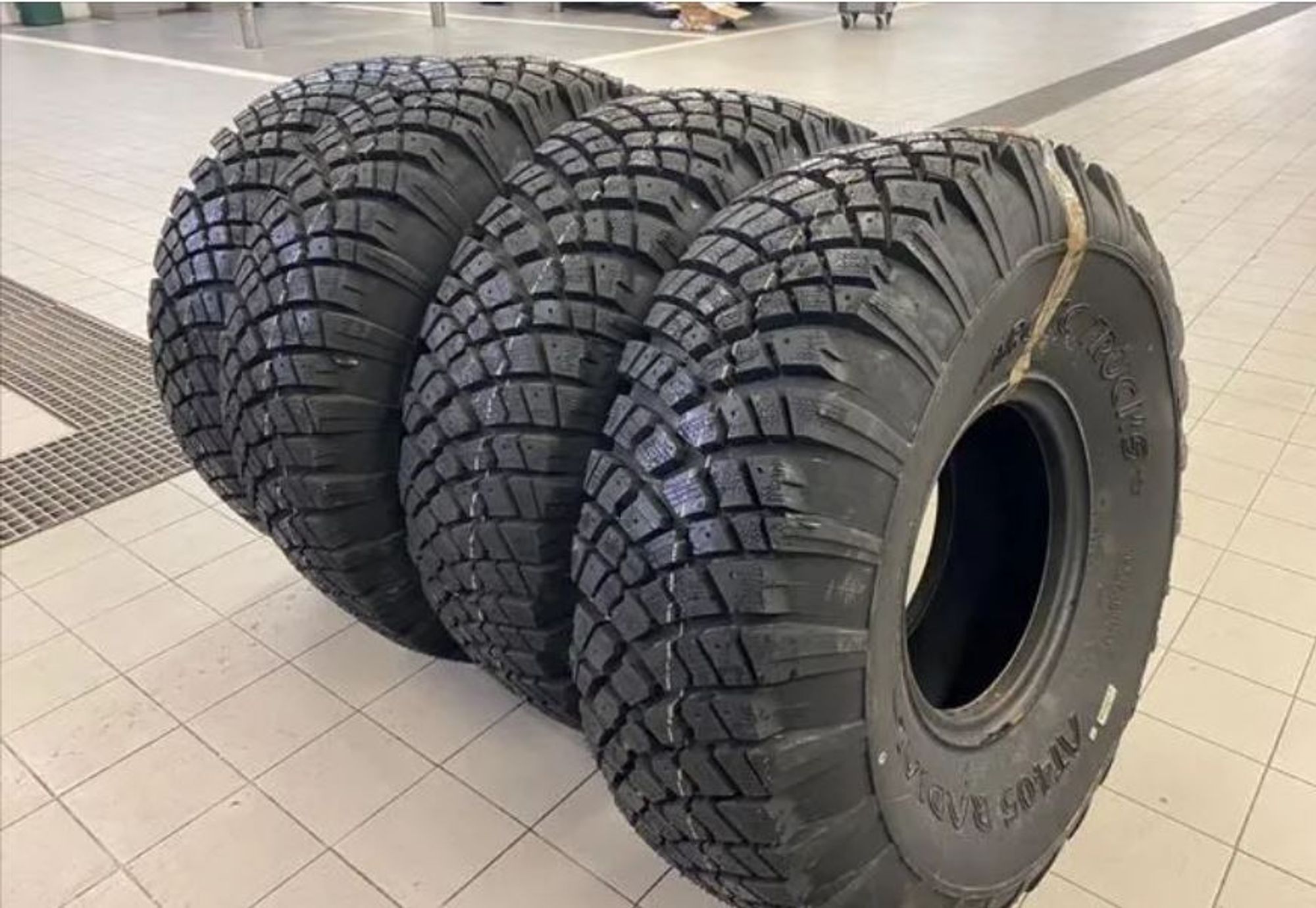 Arctic Trucks AT405 405/70 R15 119L