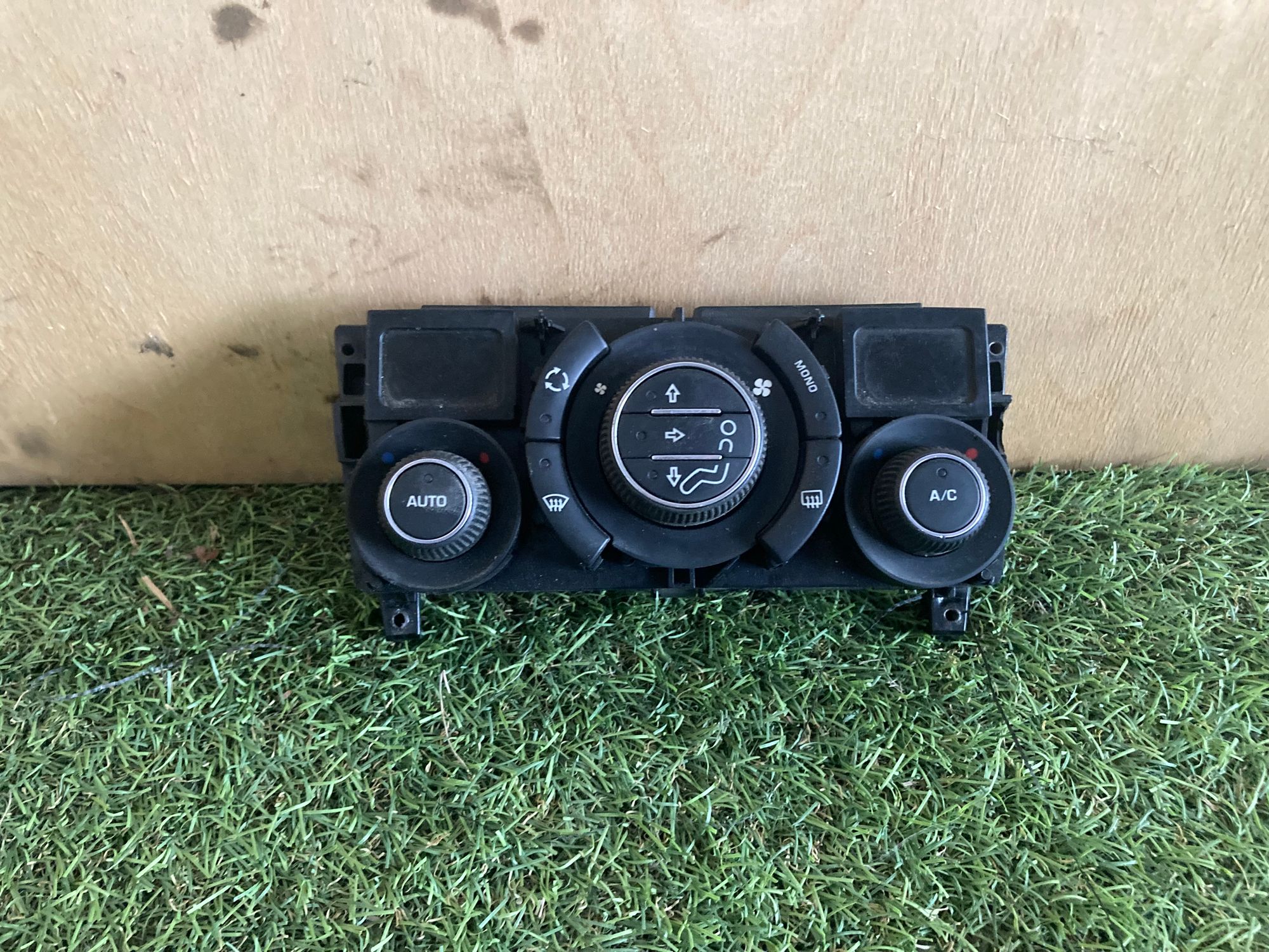 https://gcs.partsauto.market/rn-stockpro.appspot.com/thmbs/1608d6588309a8e18176592ab4d0a92c/parts/e207d7e1-ac06-5575-9c07-113a5a2ac48b_eb5b354f5ab05e48abf300c60b3f4261.jpg