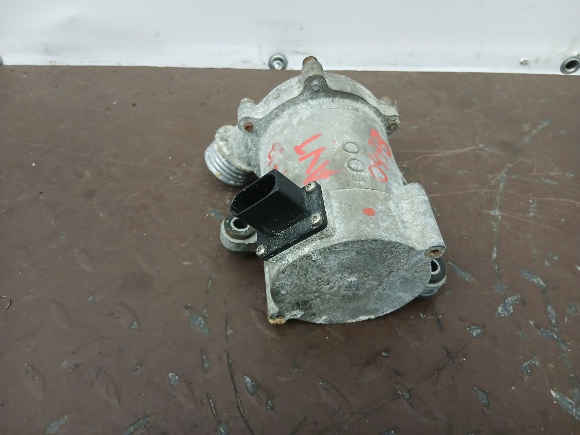 https://gcs.partsauto.market/rn-stockpro.appspot.com/thmbs/1d5ac0ca90fd23481ac0e960507cd727/13d8668277144da6409ac1c61dc4f1a4/3fbb351b23668be6015a590f3b69e734.jpg