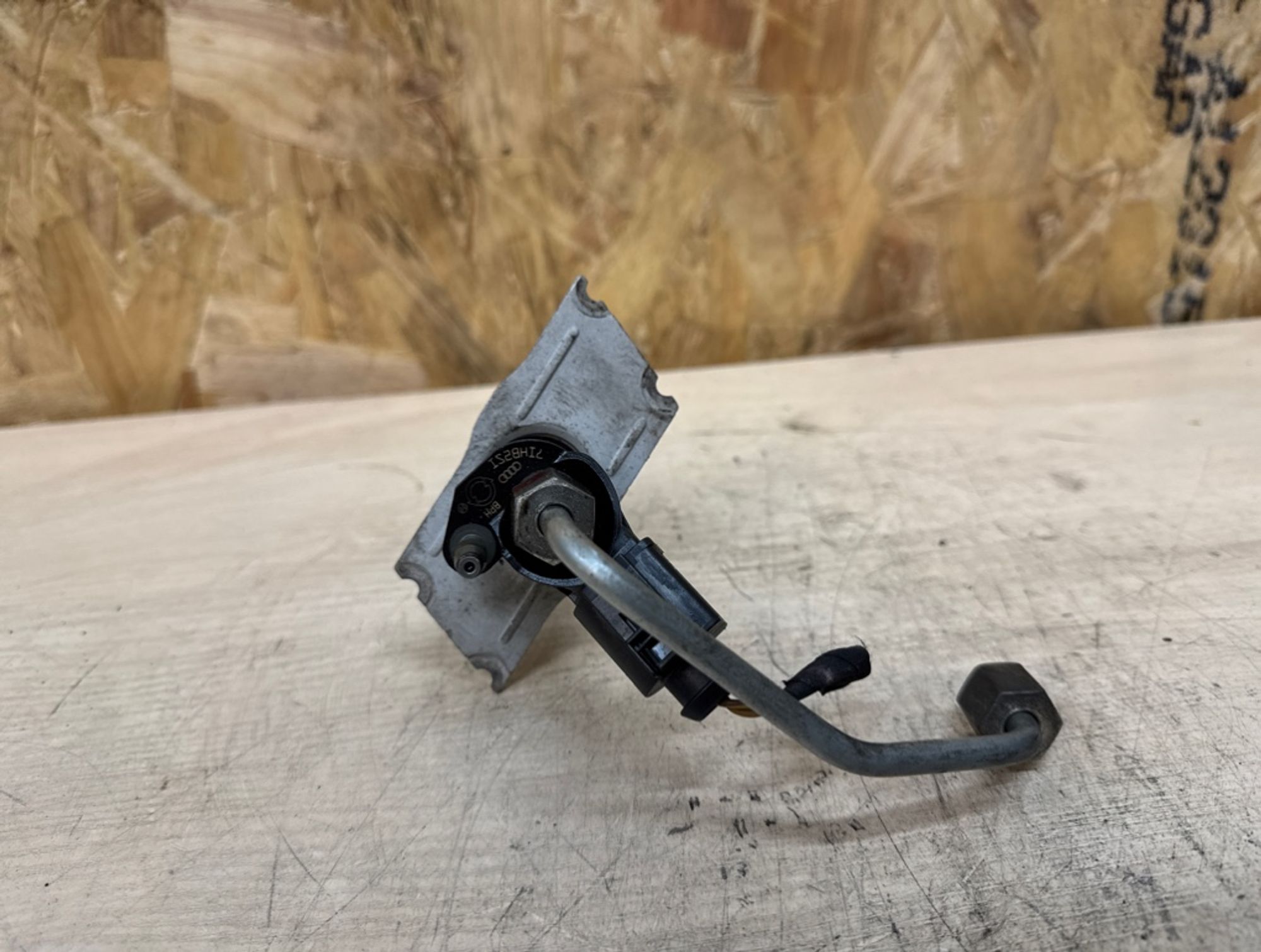 https://gcs.partsauto.market/rn-stockpro.appspot.com/thmbs/1d5ac0ca90fd23481ac0e960507cd727/1a13f81b7d68232a28c9ff3d4d372d9e/b680d33676c3c3da3e6ada99e6f76258.jpg