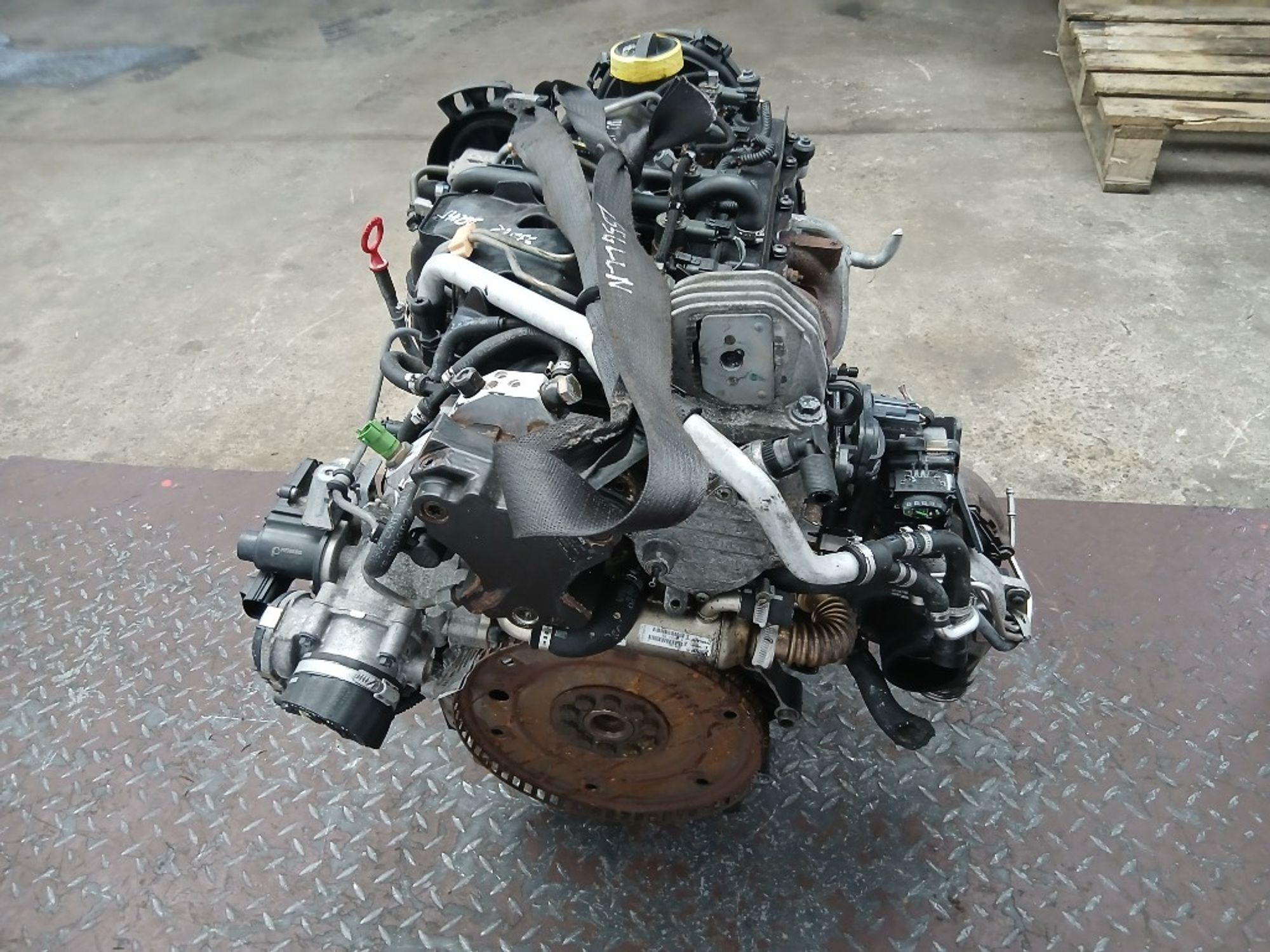 https://gcs.partsauto.market/rn-stockpro.appspot.com/thmbs/1d5ac0ca90fd23481ac0e960507cd727/a653a984fb42653e0f67c08335e77894/07bf6cc756af9bbfb1a1e1b52ce9d192.jpg