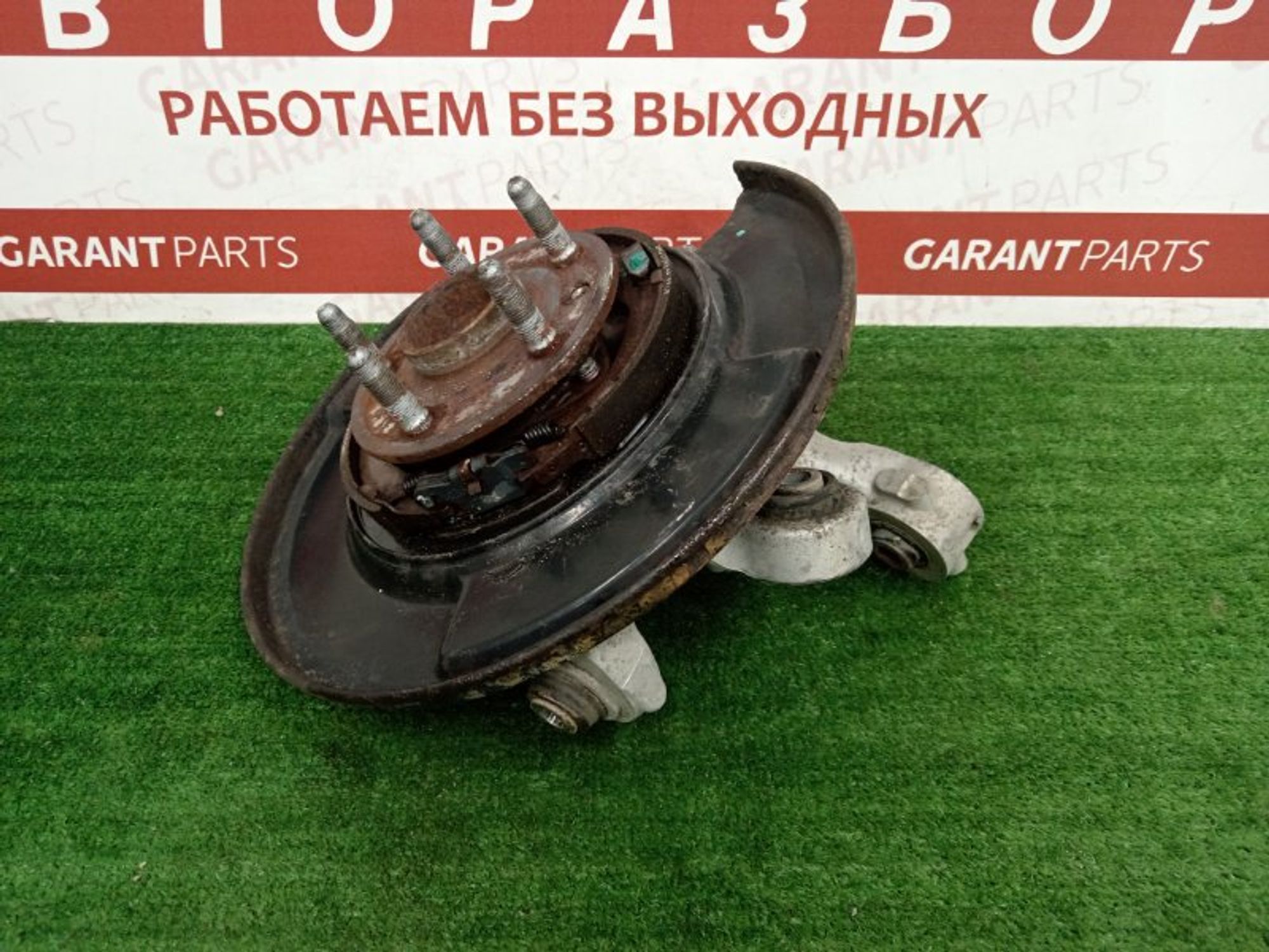 Кулак поворотный задний правый Cadillac Cts 2 3.6