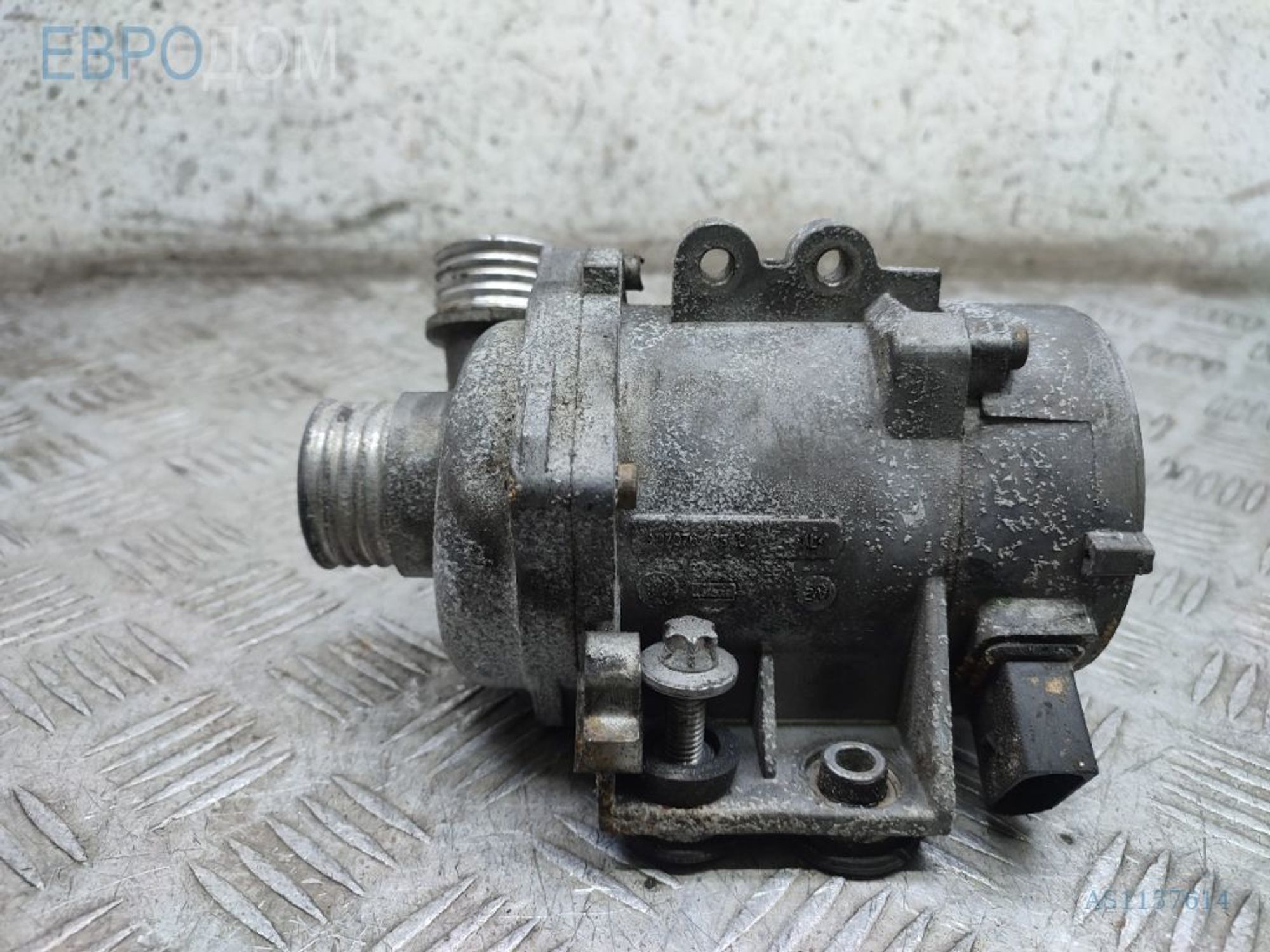 https://gcs.partsauto.market/rn-stockpro.appspot.com/thmbs/3237d7da8dc2136f56140620af6d0874/03be798605f419f0614ed8f4f7ecdd67/db8528ce3fb3fd28d126c686672cc810.jpg