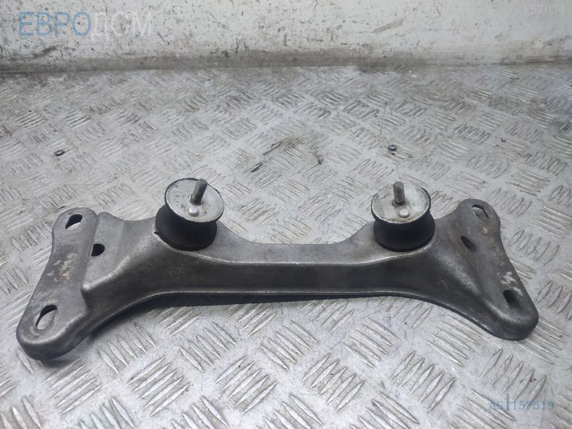 https://gcs.partsauto.market/rn-stockpro.appspot.com/thmbs/3237d7da8dc2136f56140620af6d0874/113338a33ead73414fe214d22eb59ea0/f9bbfe50c549197212c4ba49b836febd.jpg