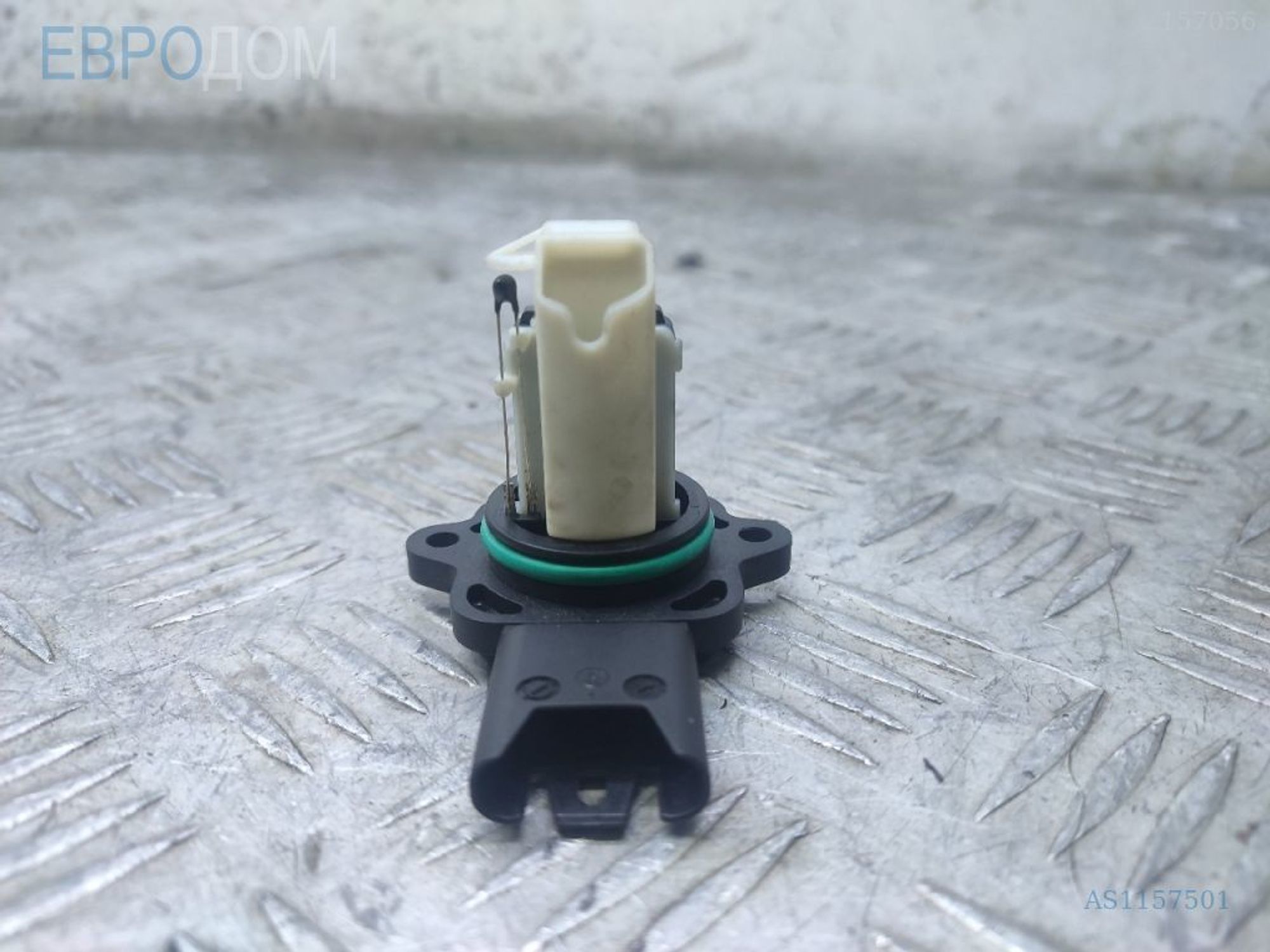 https://gcs.partsauto.market/rn-stockpro.appspot.com/thmbs/3237d7da8dc2136f56140620af6d0874/15bb7ae6f9e5ab76ef6ff62518e9664c/1cd99ce447ced75eab0c1c4d84553fc9.jpg