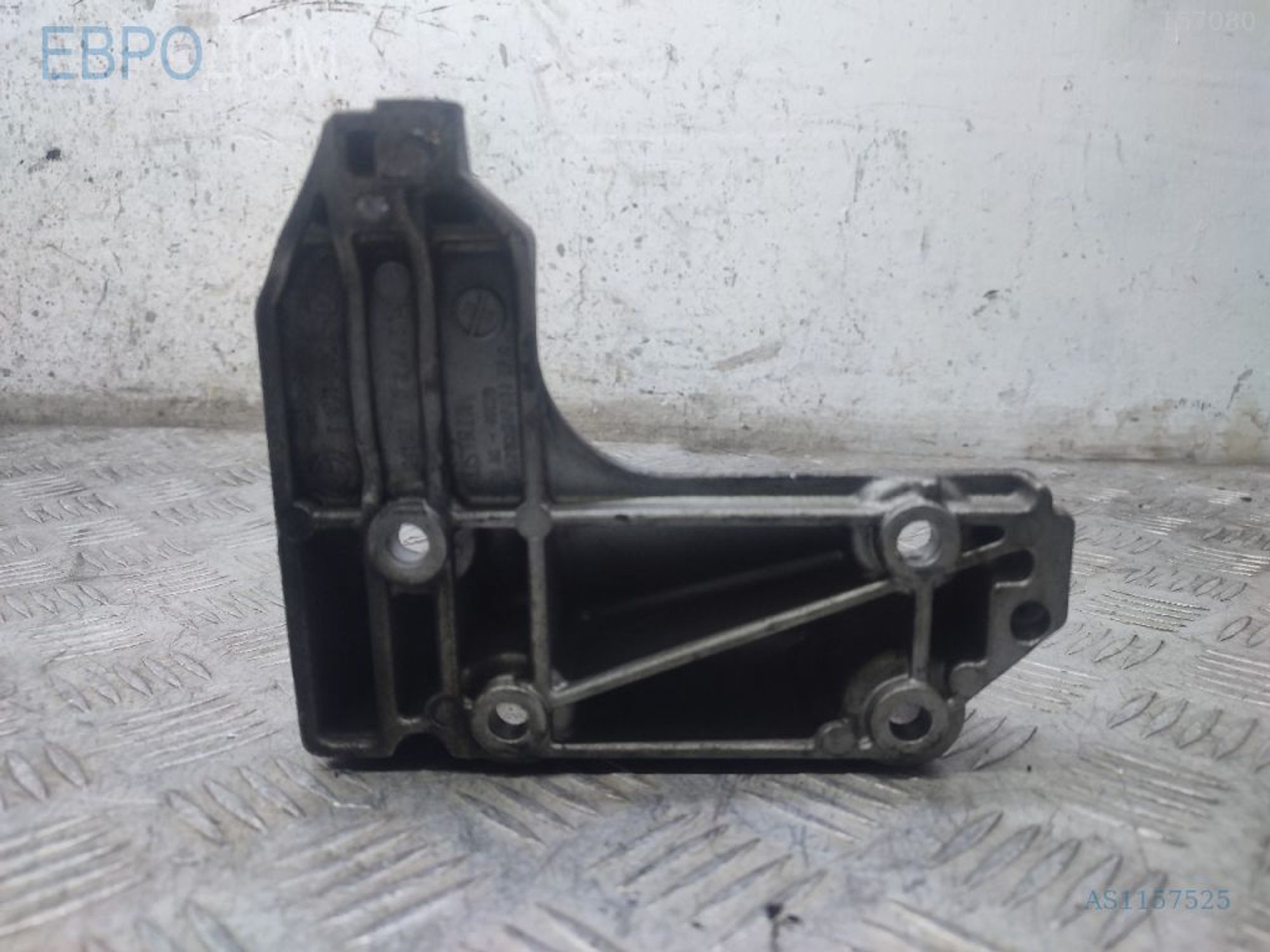 https://gcs.partsauto.market/rn-stockpro.appspot.com/thmbs/3237d7da8dc2136f56140620af6d0874/2ef9110c3586736c166a30d054eea429/173b44276cf1451bd67f413bb54babad.jpg