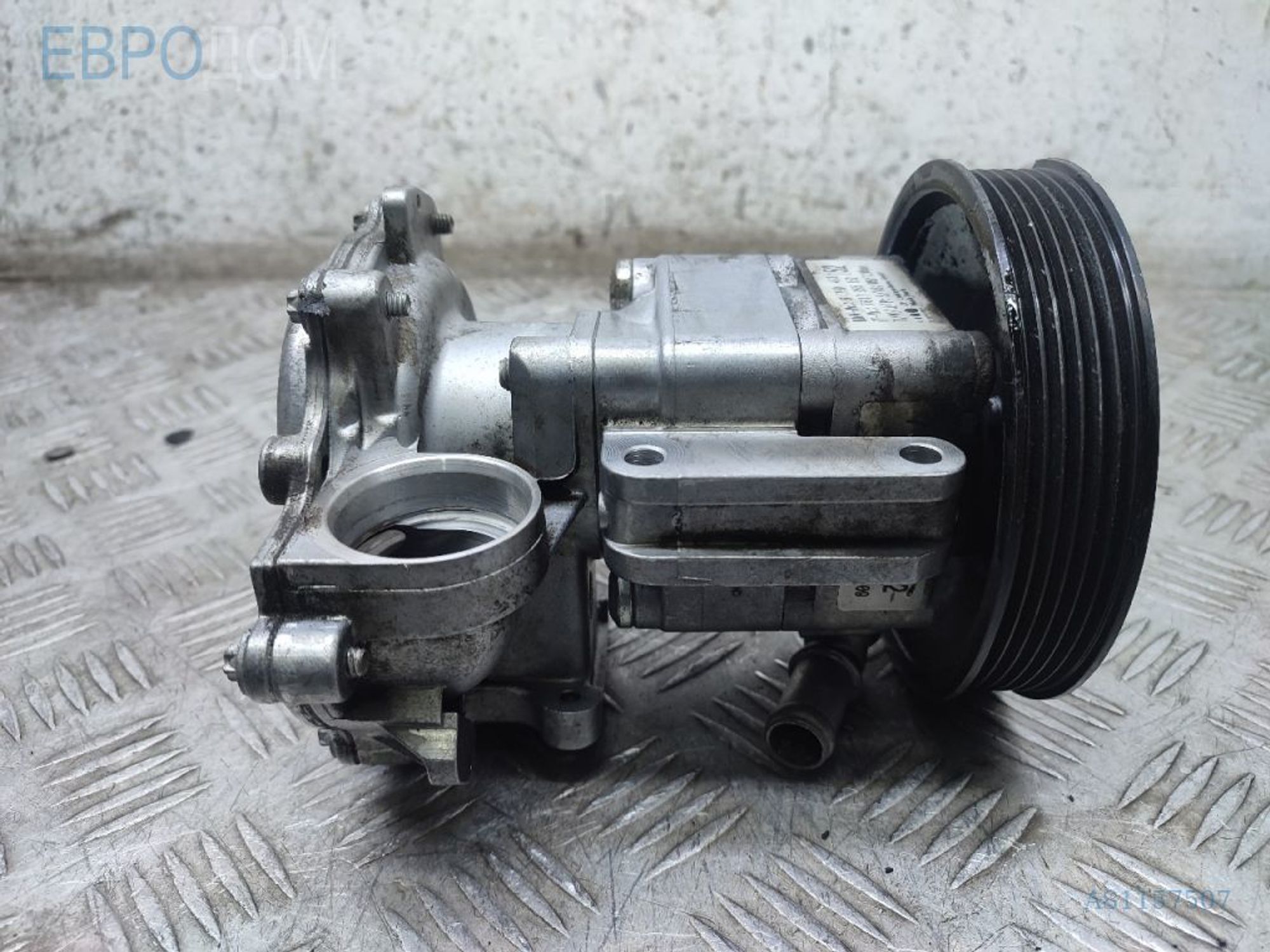 https://gcs.partsauto.market/rn-stockpro.appspot.com/thmbs/3237d7da8dc2136f56140620af6d0874/4dbfd79523eb9662d2176c872b2dbf03/817ee58f81d771b52dce351321b843fc.jpg