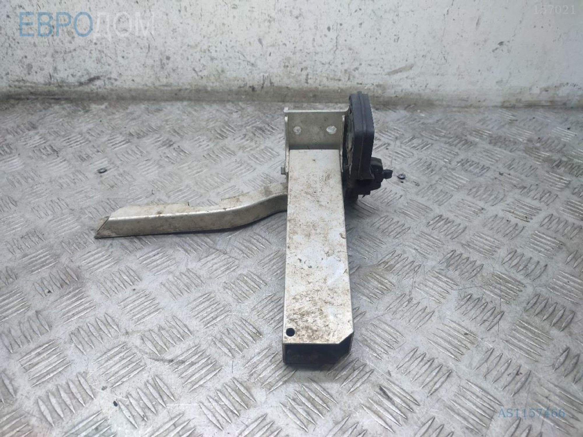 https://gcs.partsauto.market/rn-stockpro.appspot.com/thmbs/3237d7da8dc2136f56140620af6d0874/538129b82830d5915f5256f87714a776/b927a882d13cdedc4d28081ecd1c878b.jpg