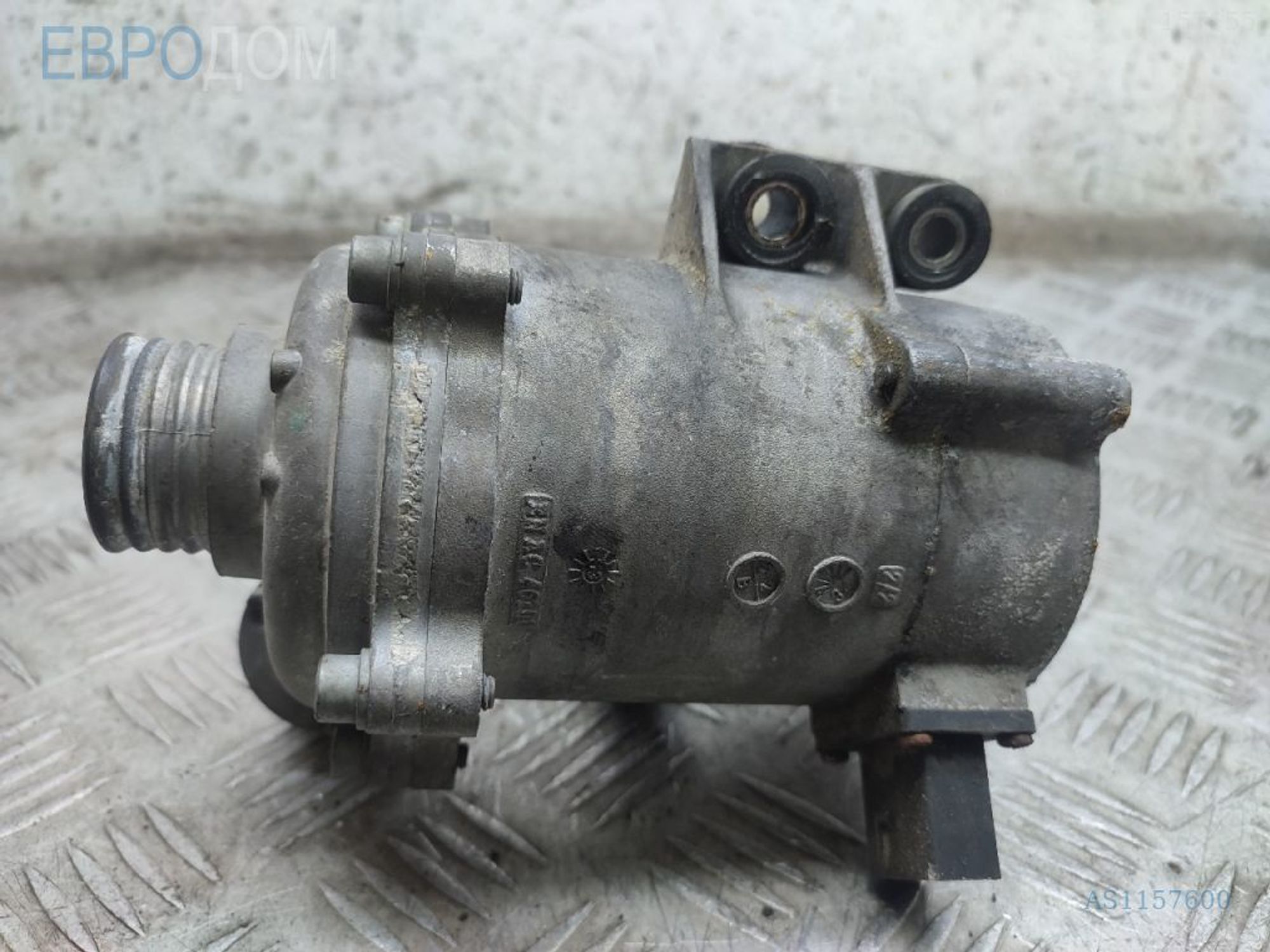 https://gcs.partsauto.market/rn-stockpro.appspot.com/thmbs/3237d7da8dc2136f56140620af6d0874/5e77bcfe554dca8d6ec7b0cc87827dee/a4ac76a3630288a0c315dfbbb7b7b9cb.jpg