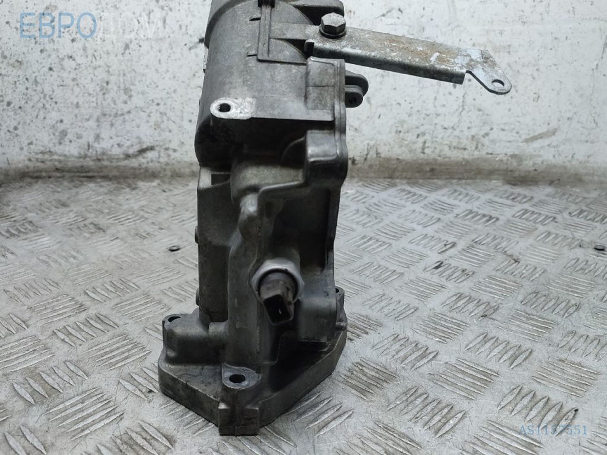 https://gcs.partsauto.market/rn-stockpro.appspot.com/thmbs/3237d7da8dc2136f56140620af6d0874/8cb15f6f44e2f391848c9a7b5fb79145/e47e0554fb7654b906b7a678debe9d97.jpg