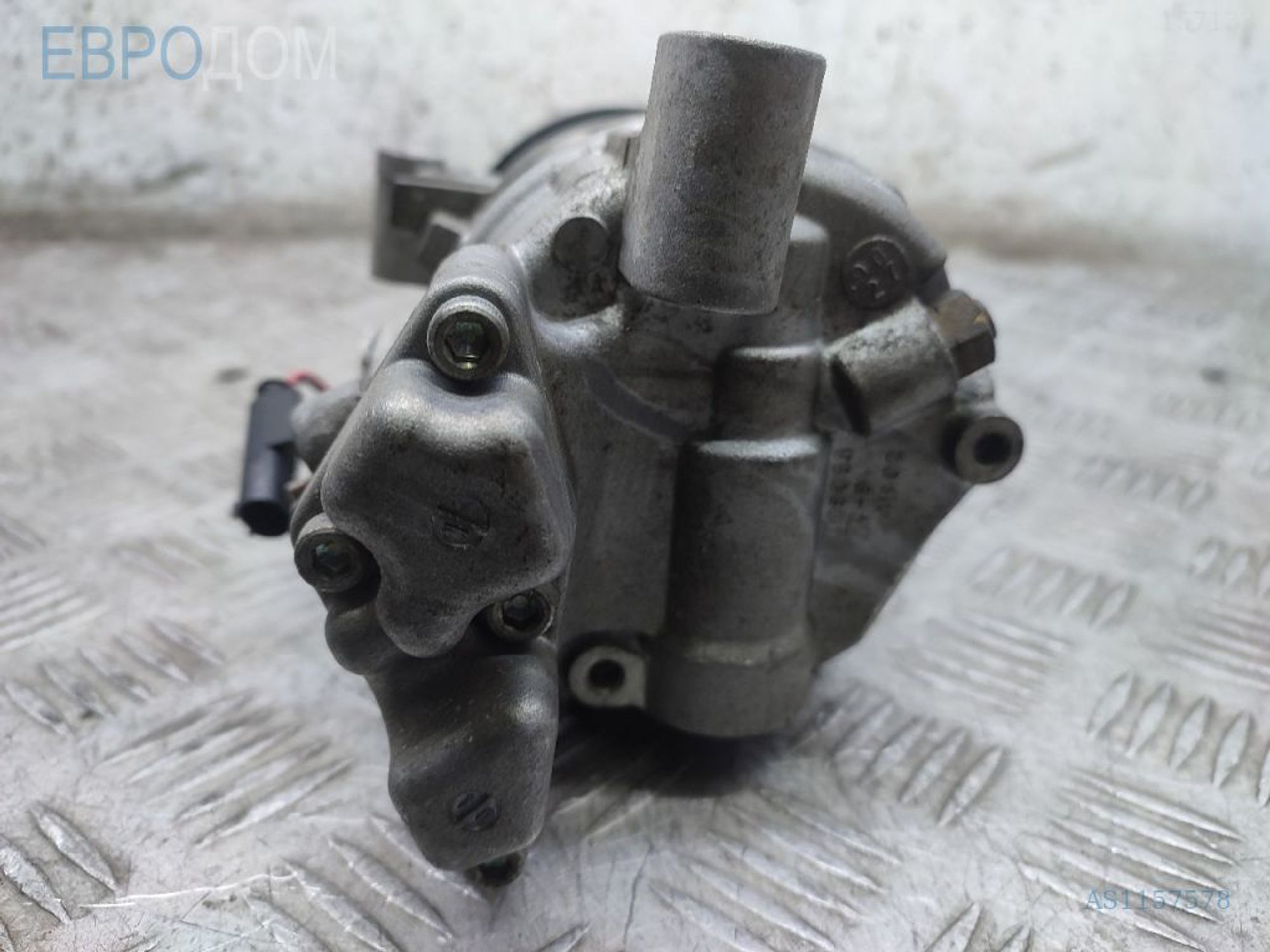 https://gcs.partsauto.market/rn-stockpro.appspot.com/thmbs/3237d7da8dc2136f56140620af6d0874/abd8210462809e49362758c76e98ec02/863ba5362b6bc544fce954567abf9158.jpg