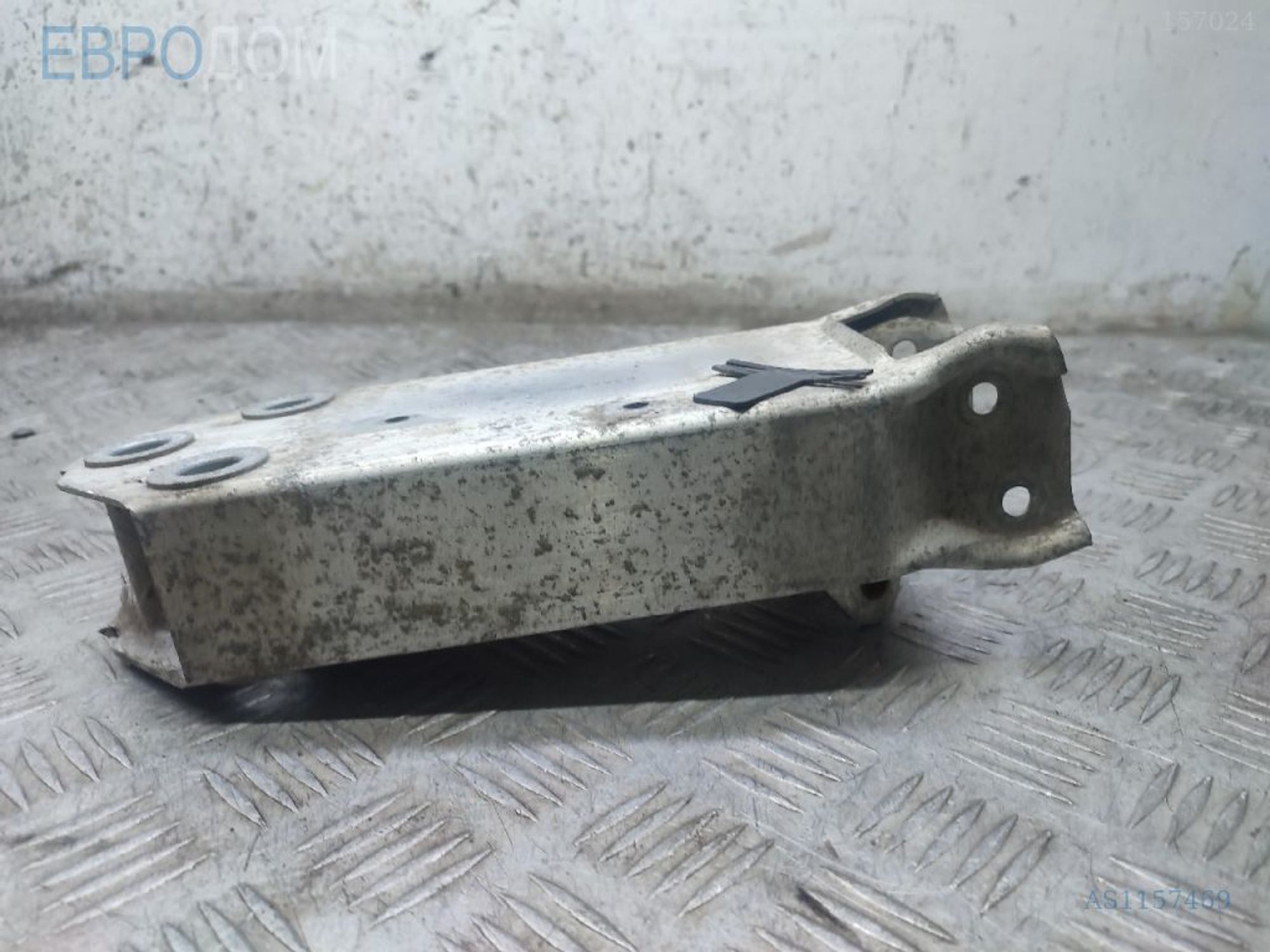 https://gcs.partsauto.market/rn-stockpro.appspot.com/thmbs/3237d7da8dc2136f56140620af6d0874/b80c77956be87a500311bbc908b7982c/0ef90139fd7a025ba80d263e577bbf79.jpg