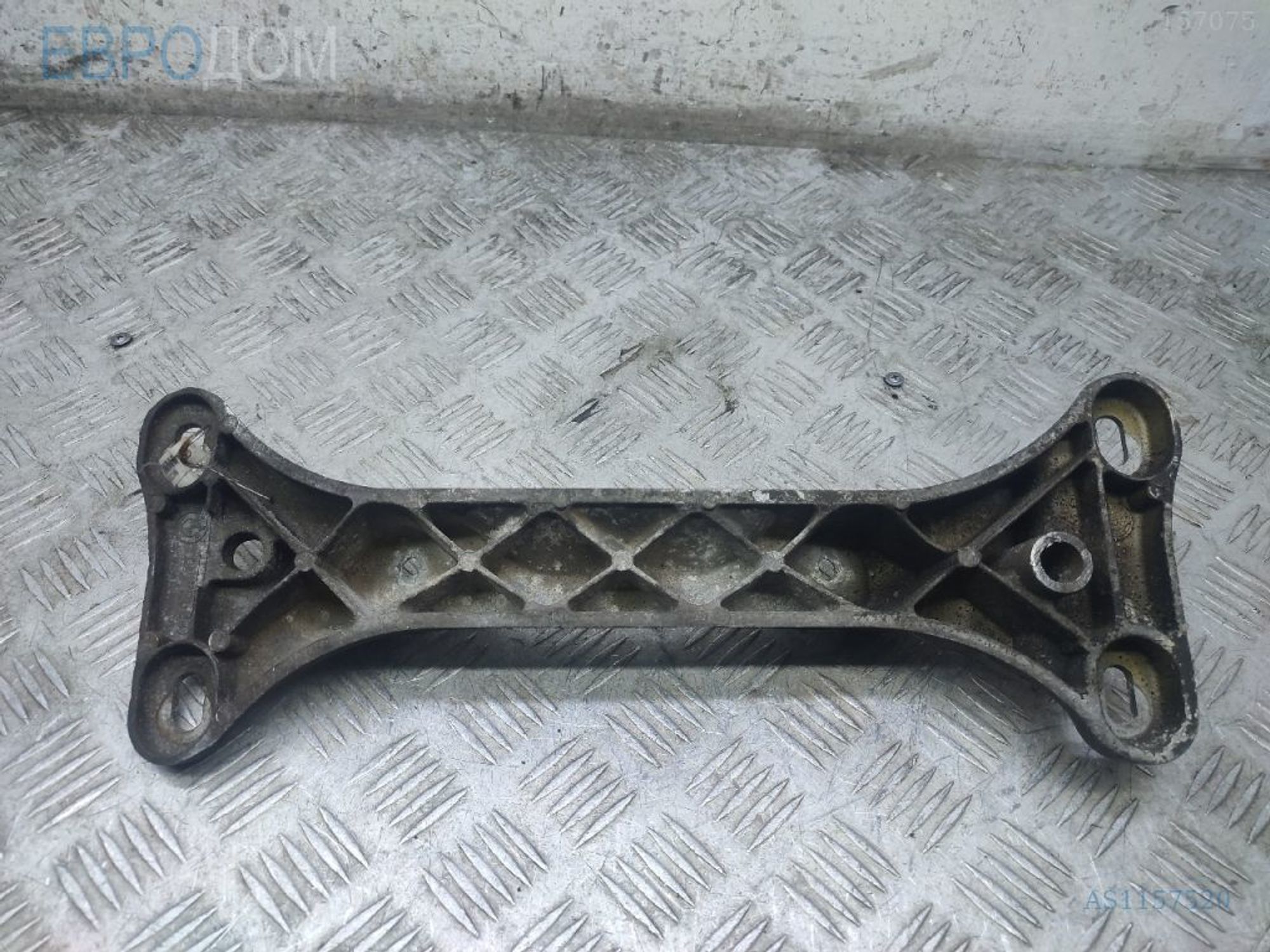 https://gcs.partsauto.market/rn-stockpro.appspot.com/thmbs/3237d7da8dc2136f56140620af6d0874/c07a57f1ede25847cb83ba9d5a96a893/820eb9b6b0422e387e480ac43d2d3de2.jpg