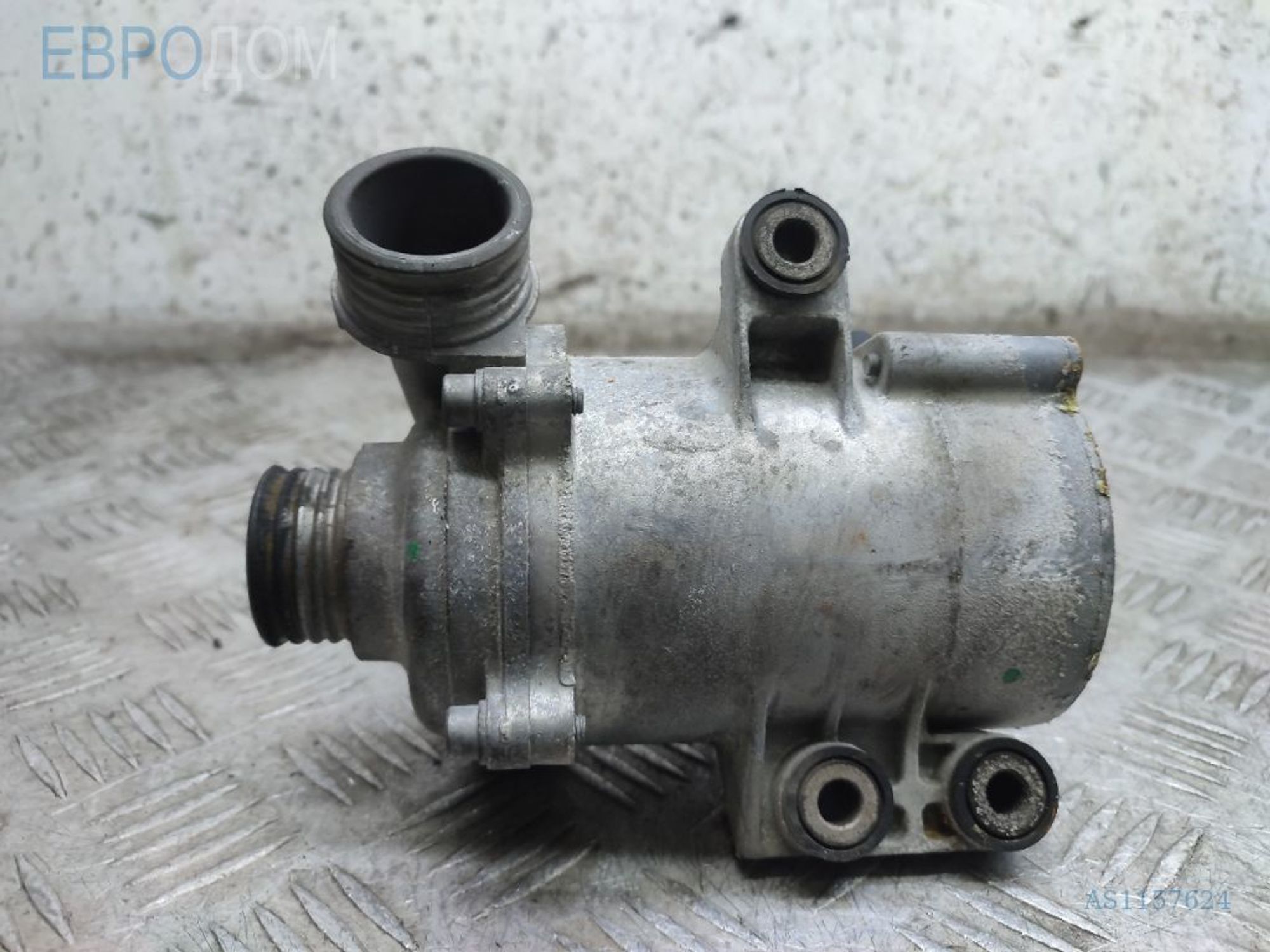 https://gcs.partsauto.market/rn-stockpro.appspot.com/thmbs/3237d7da8dc2136f56140620af6d0874/c56449782e73da7d612fde63f98c9ffb/1f0aeb77124b4aa061e9fe1458f015fa.jpg