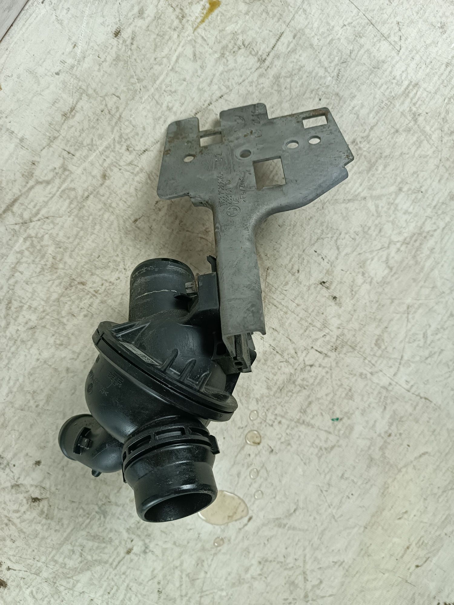 https://gcs.partsauto.market/rn-stockpro.appspot.com/thmbs/72ad5fba4727bffbc6ea9a8c61494201/parts/2ee83f68-0286-5e6f-9212-e4883429e038_ec2360a66e54c3da944e4636fd1f2397.jpg