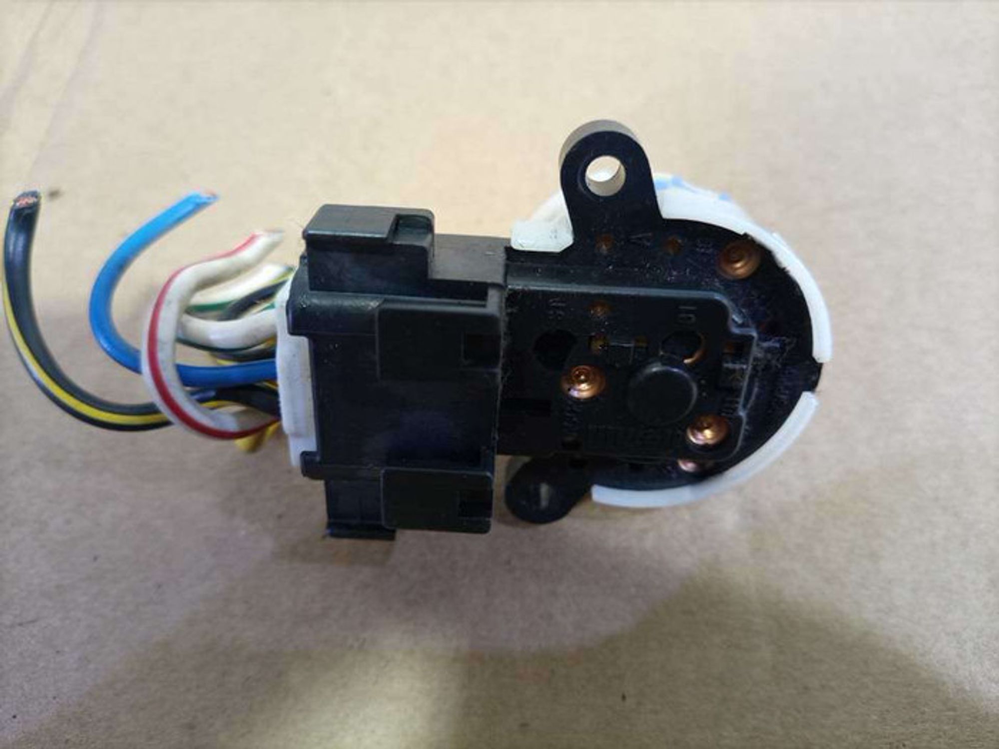 https://gcs.partsauto.market/rn-stockpro.appspot.com/thmbs/78ee0fb3787e2dce013ed29fc8a1120c/0a38a89cd022a631a0e6db55bc16667b/12d7bfd7cf71a0afd6025539859b33d2.jpg