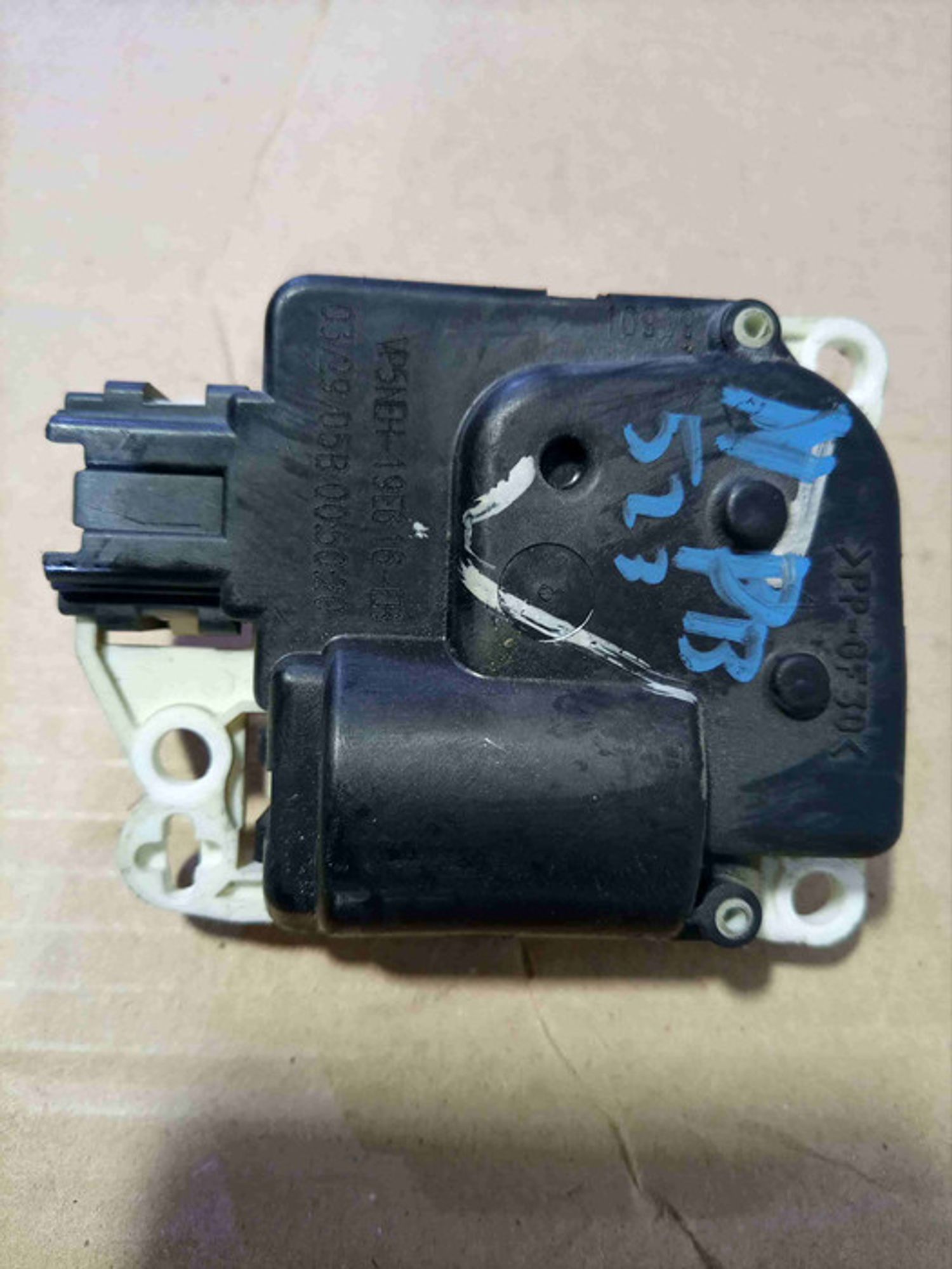 https://gcs.partsauto.market/rn-stockpro.appspot.com/thmbs/78ee0fb3787e2dce013ed29fc8a1120c/0f80a27f89c1eafe2af2e4952ef9c09f/85fe44a000c5225fdd294ecb42bbd630.jpg