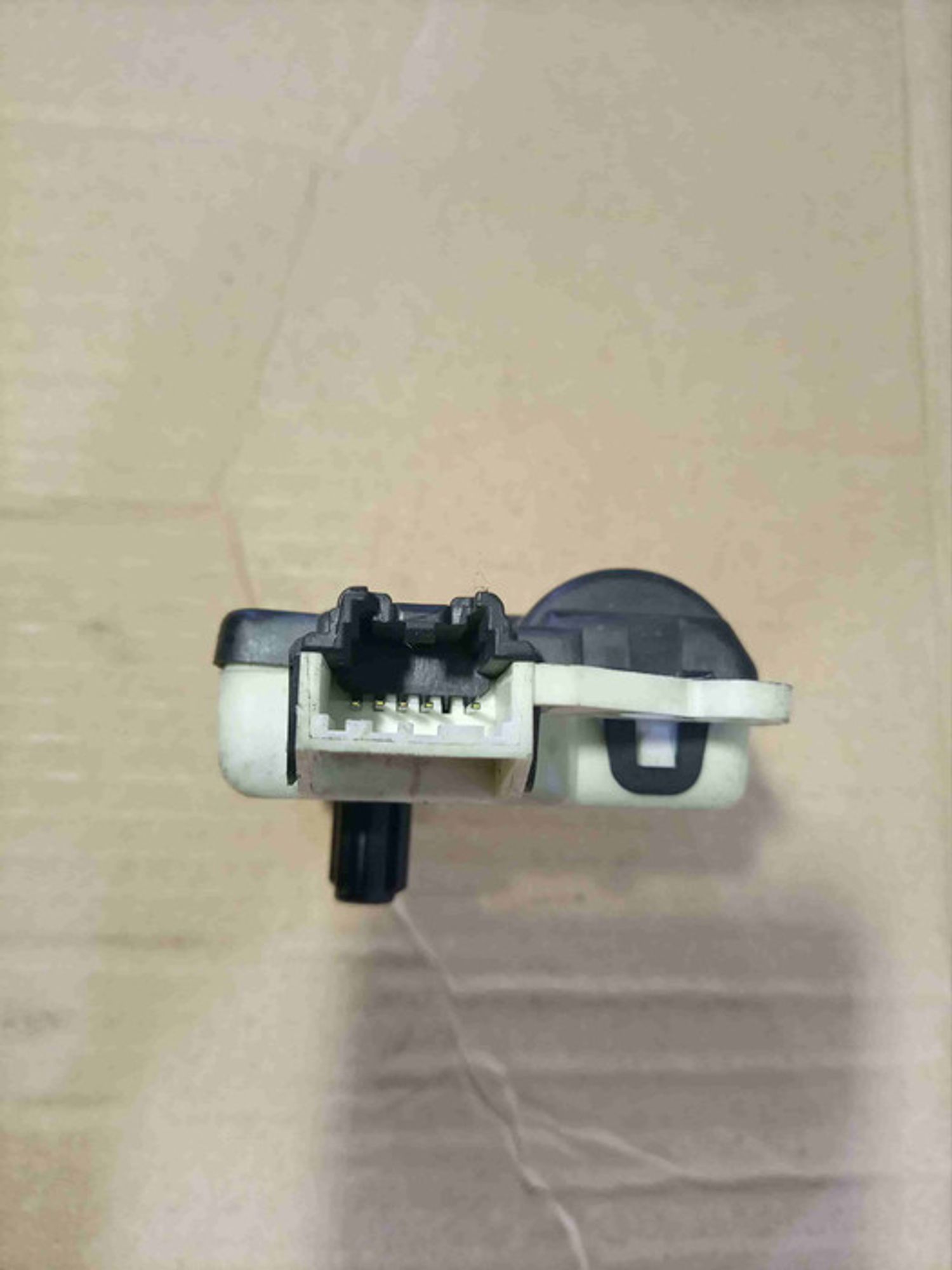 https://gcs.partsauto.market/rn-stockpro.appspot.com/thmbs/78ee0fb3787e2dce013ed29fc8a1120c/0f80a27f89c1eafe2af2e4952ef9c09f/dd7b6cf190316dbb90307d2ccf4eec34.jpg