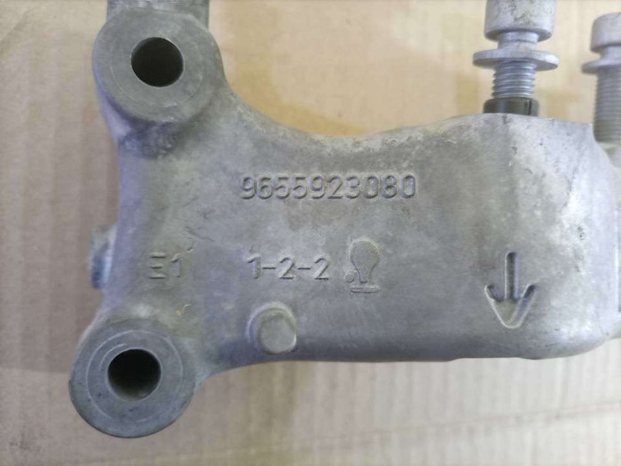 https://gcs.partsauto.market/rn-stockpro.appspot.com/thmbs/78ee0fb3787e2dce013ed29fc8a1120c/1e267e1fe3968d536db3b0409ba8af64/29776cf3d01b153733ee344791787022.jpg